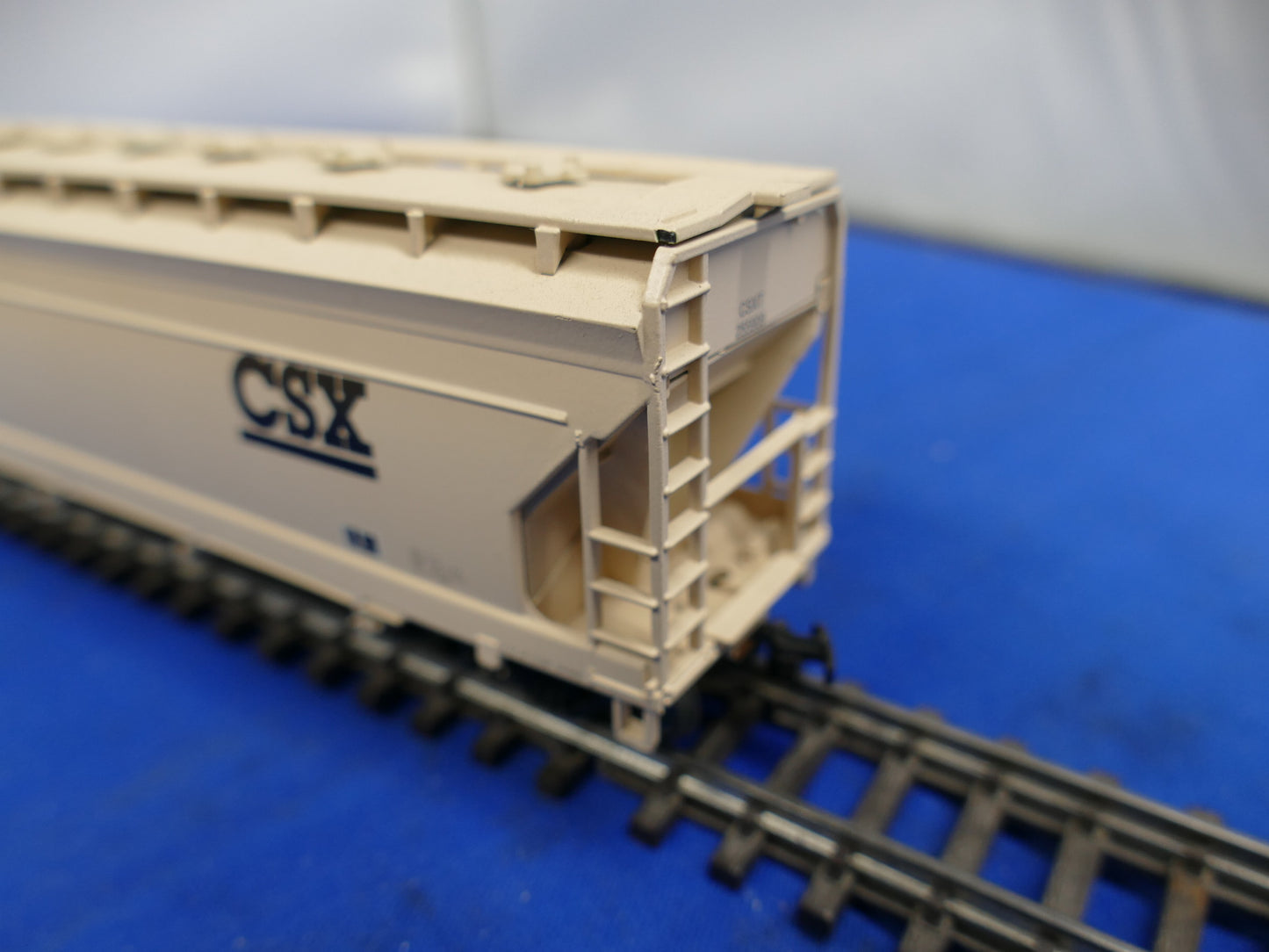 Athearn HO - Center Flow Hopper (used)