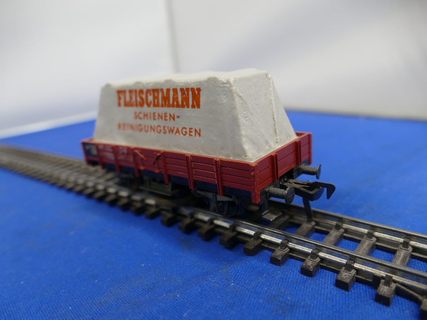 Fleischmann HO Track Cleaner Wagon (used)