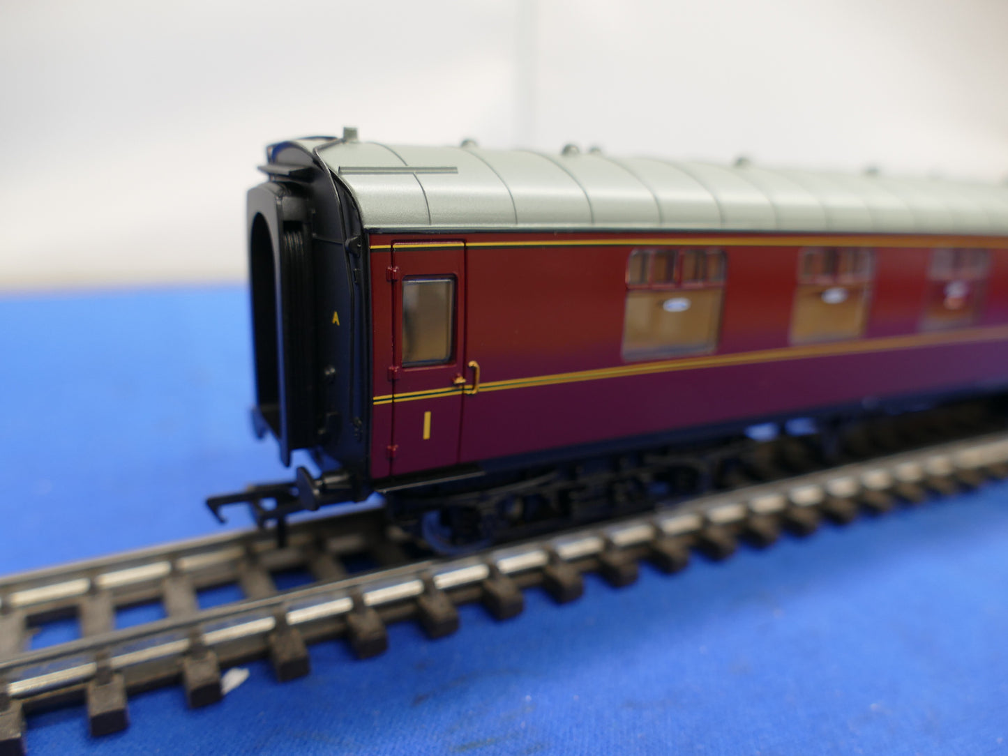 Bachmann OO/HO BR Mk1 First Coach (used)