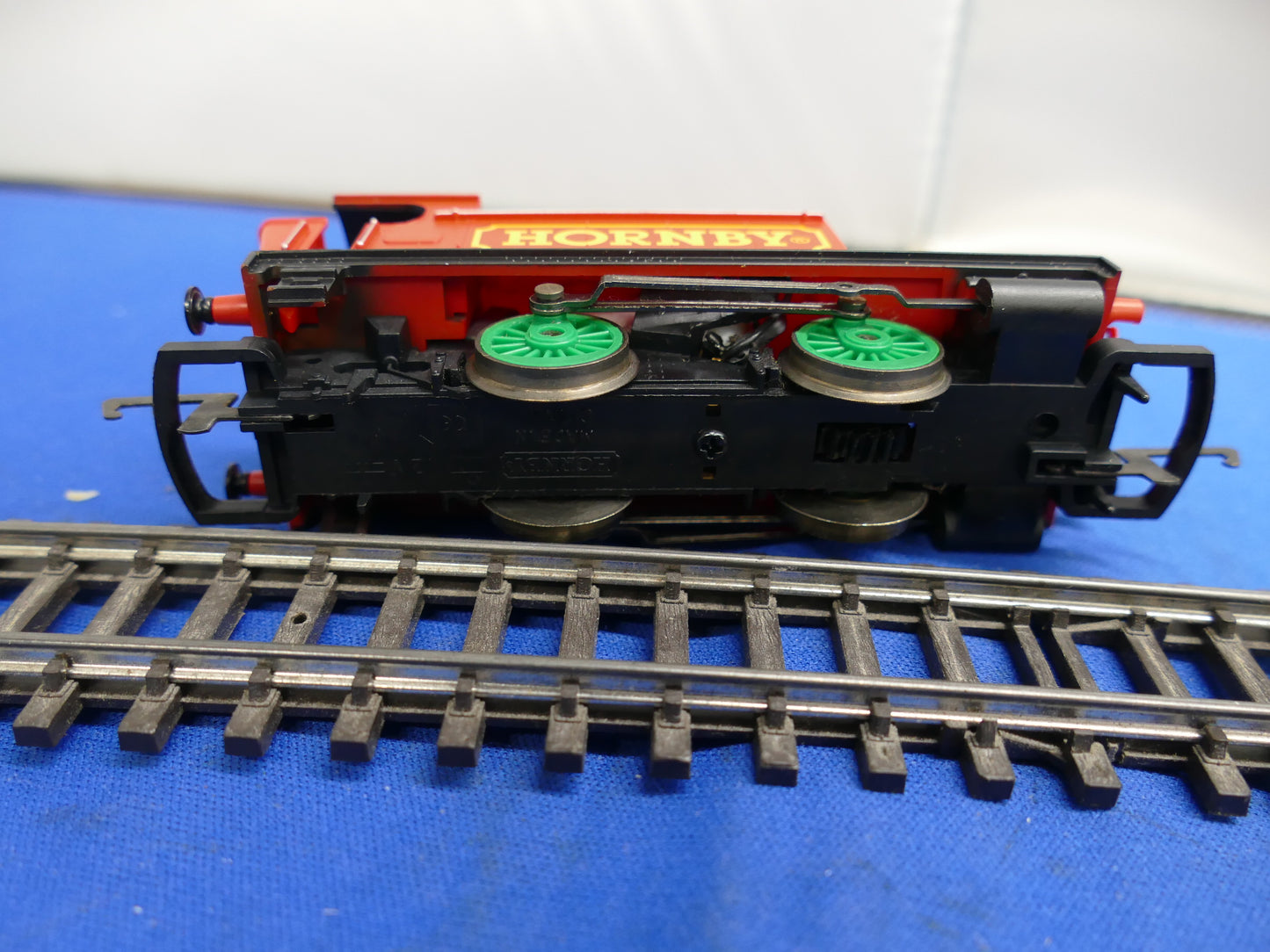 Hornby OO Red 0-4-0 Loco(used)