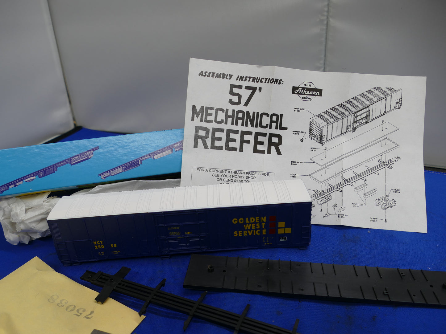 Athearn HO - 57' Reefer Kit (used)