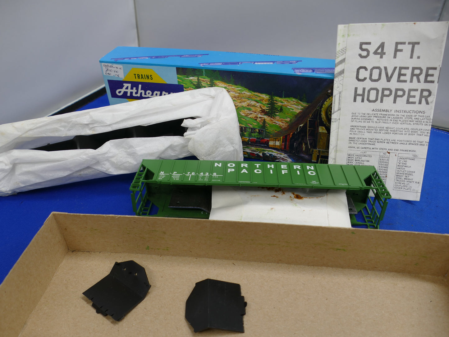 Athearn HO - 54' Hopper Car Kit (used)