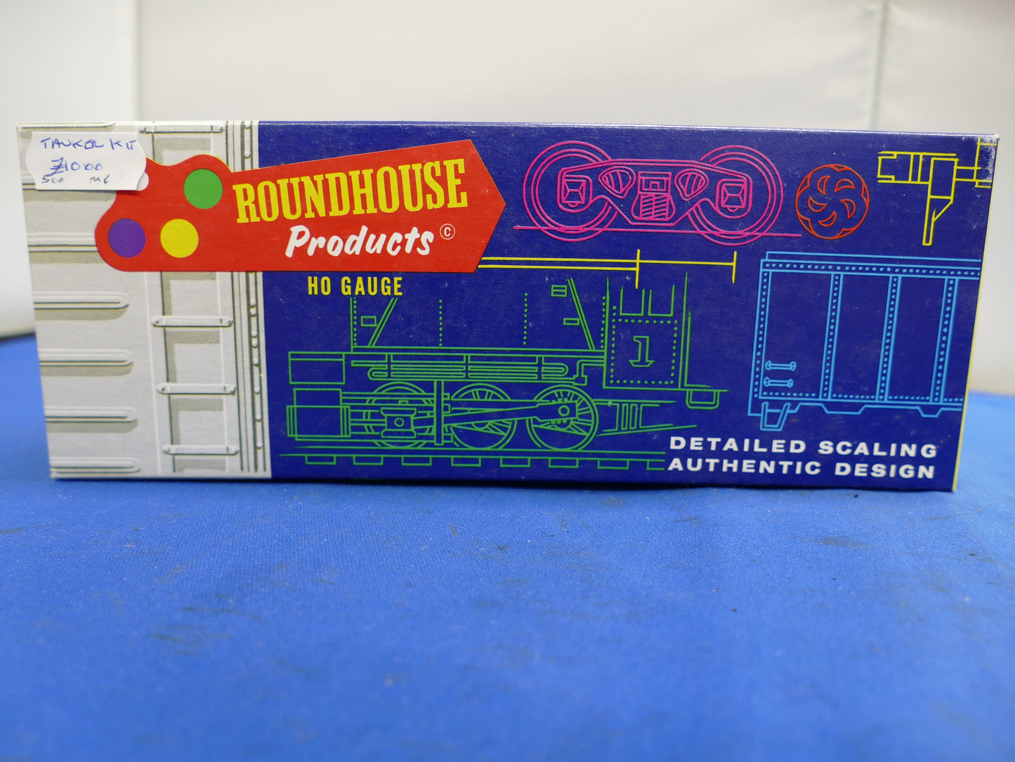 Athearn HO (Roundhouse)- Shorty Tank Car Kit (used)