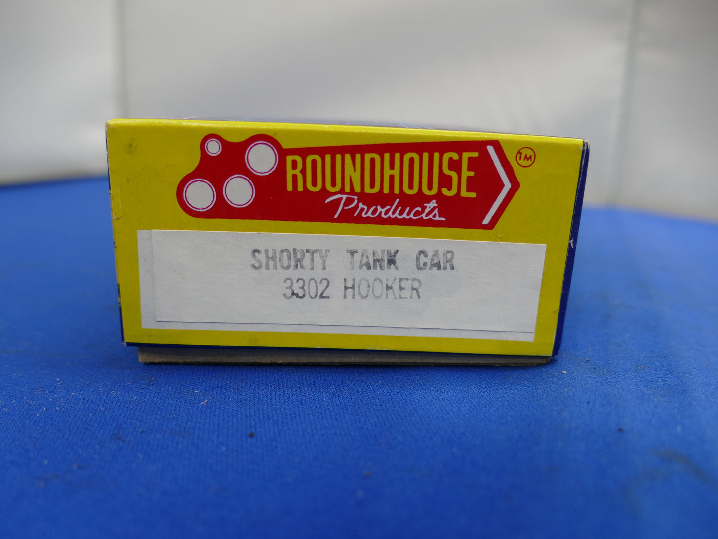 Athearn HO (Roundhouse)- Shorty Tank Car Kit (used)