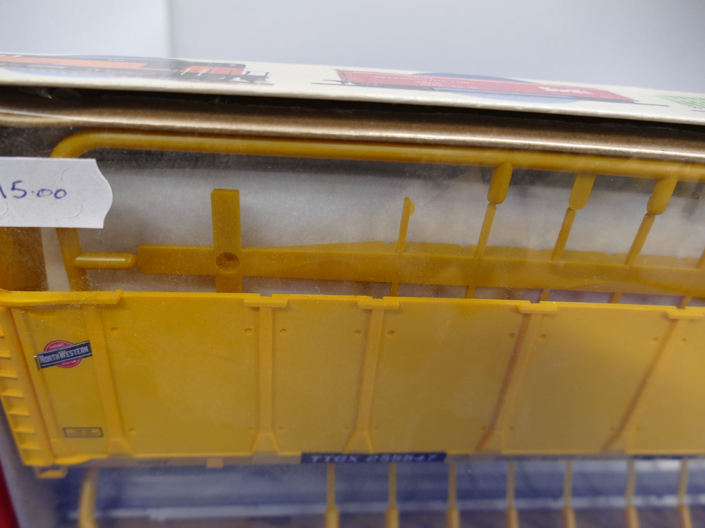 Walthers HO - 89' Enclosed Auto Carrier (used)