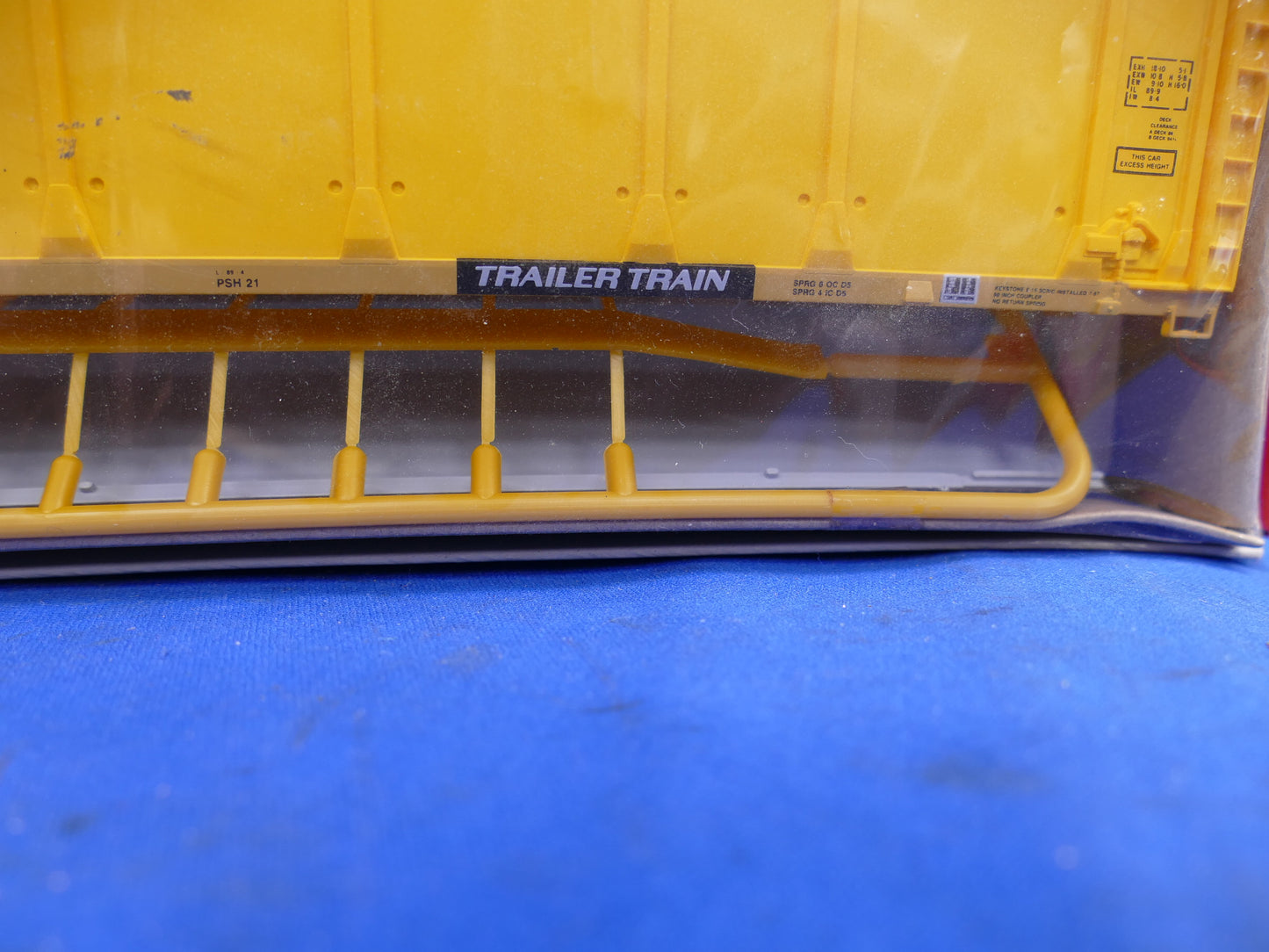 Walthers HO - 89' Enclosed Auto Carrier (used)