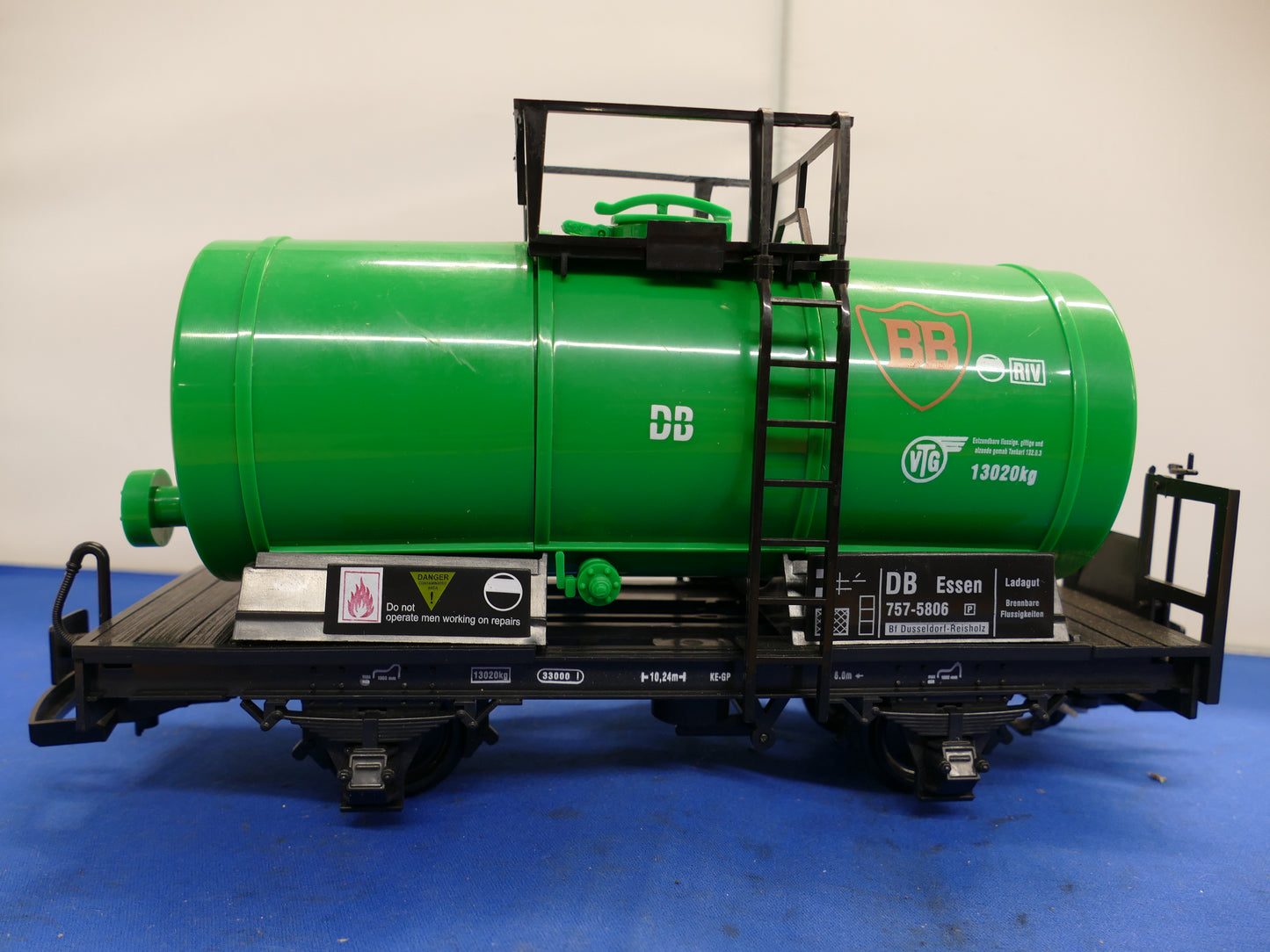 Train "BB" Green Tanker (used)