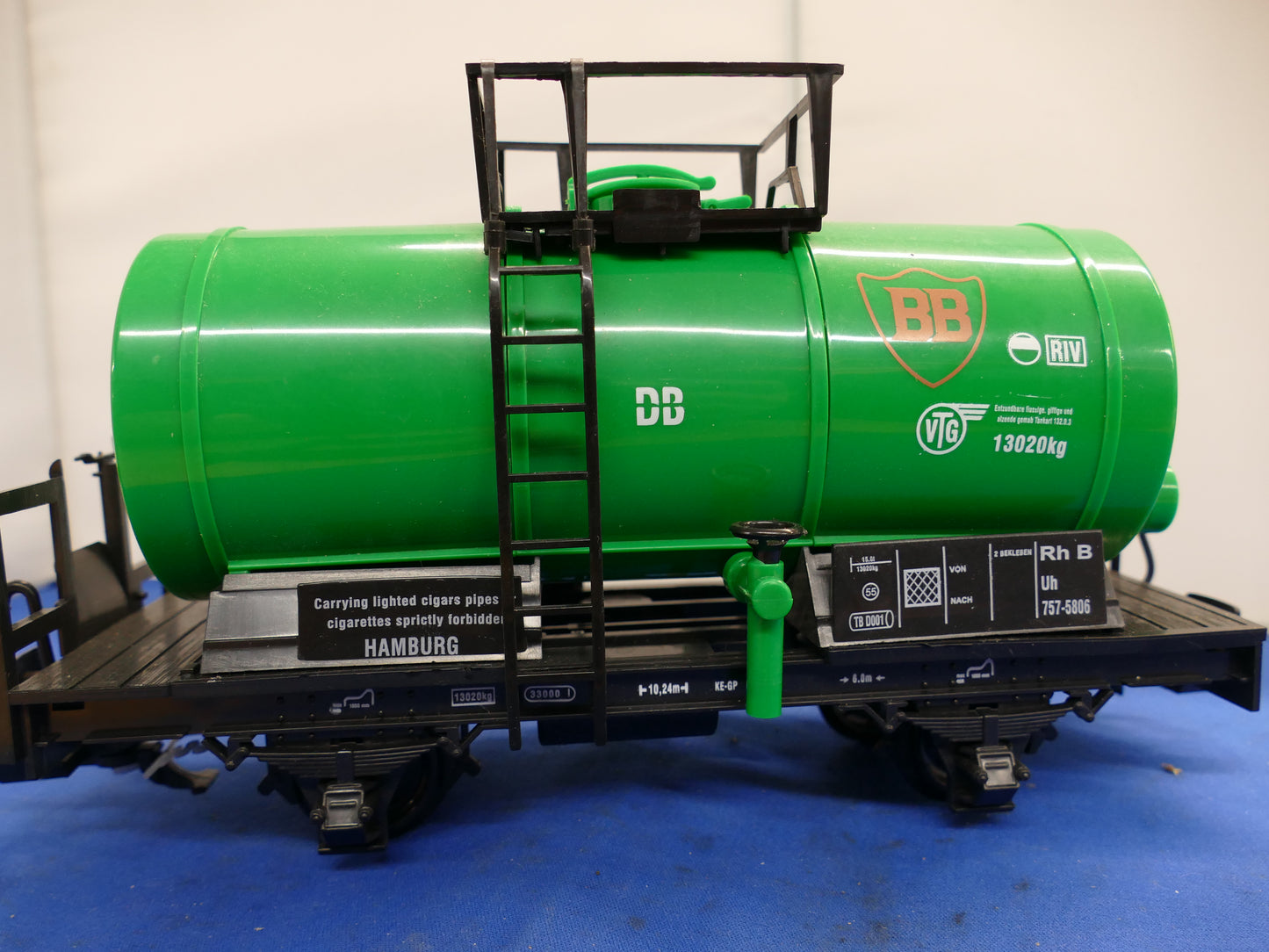Train "BB" Green Tanker (used)