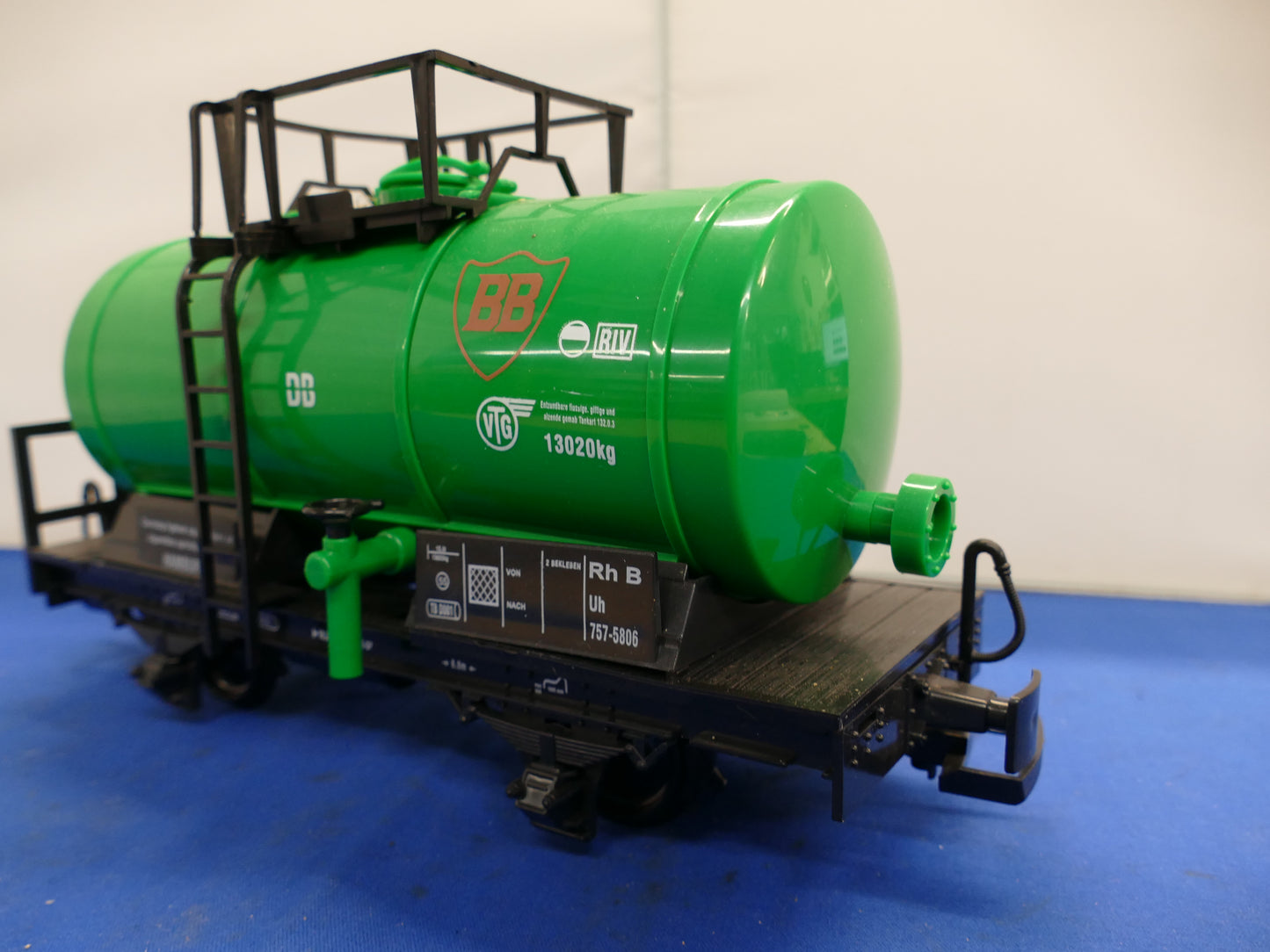 Train "BB" Green Tanker (used)