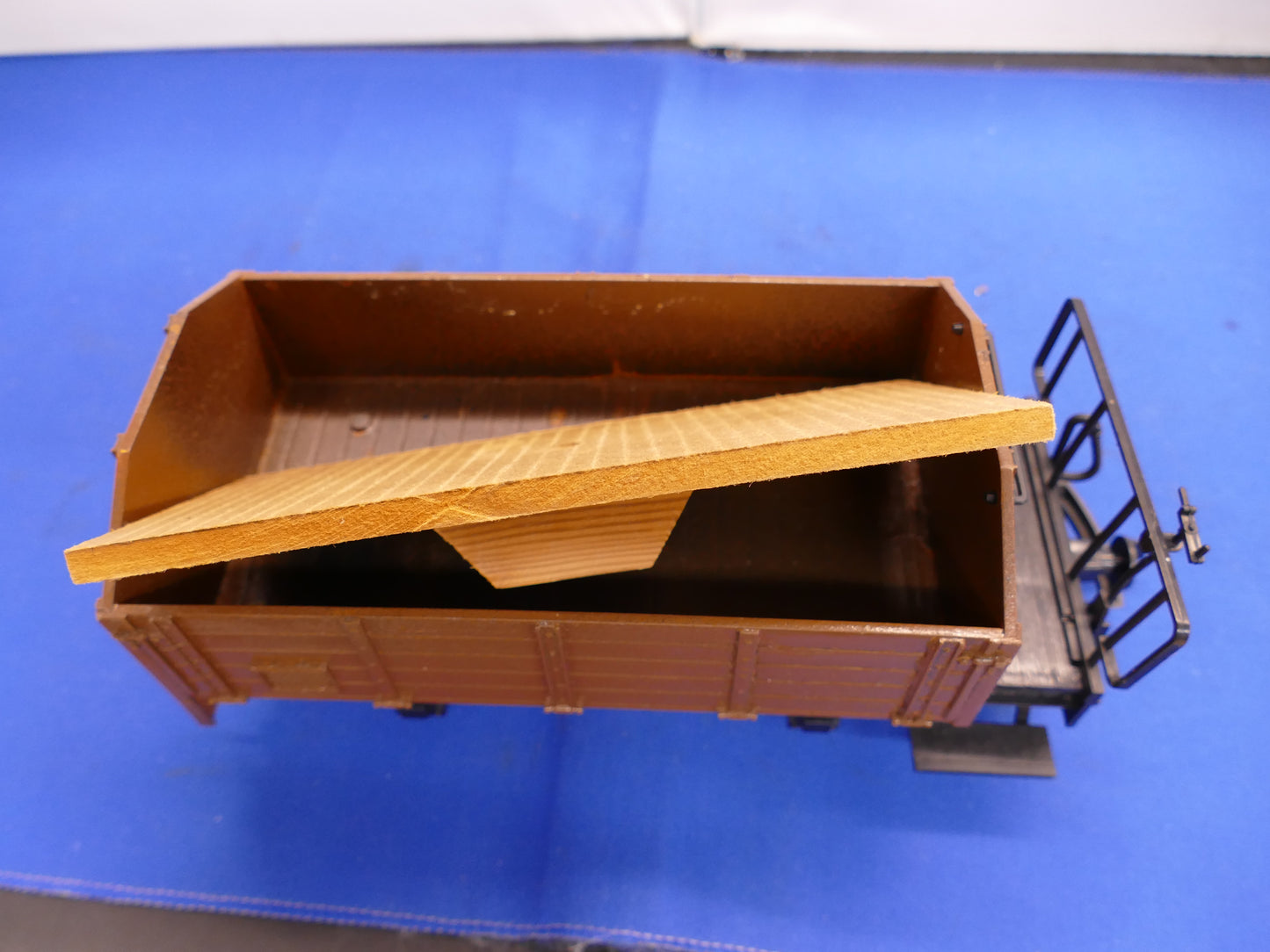 LGB 41060 Open Wagon (used with Load)