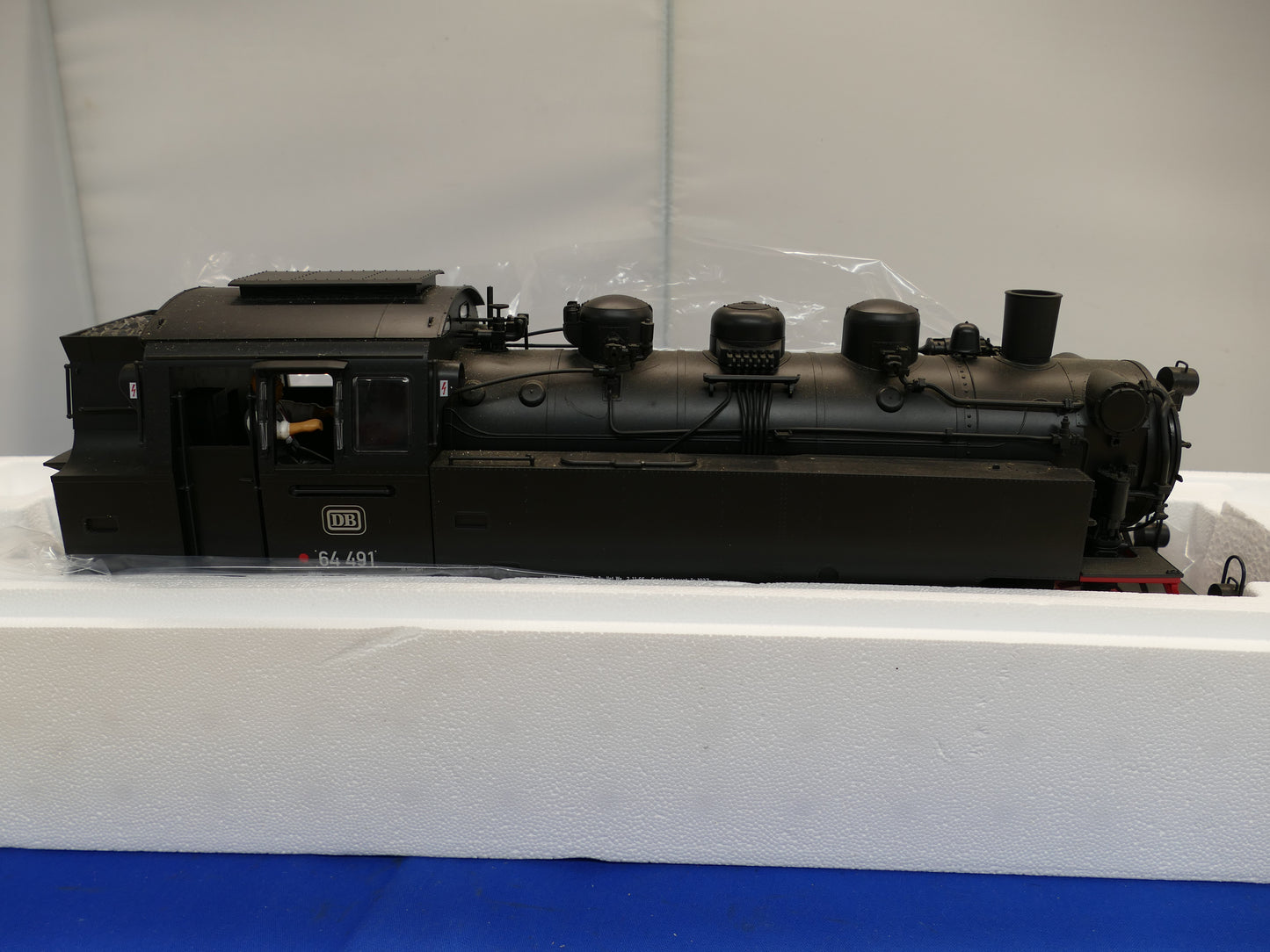 Piko 37210 BR64 Steam Loco (used)