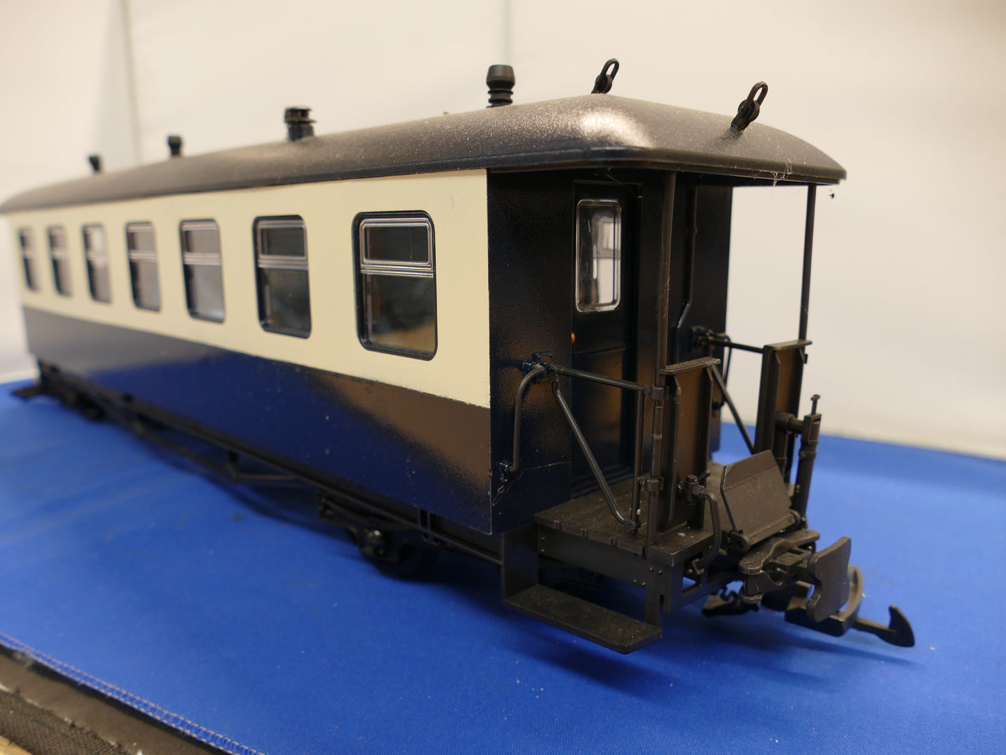 Train Bogie Coach Blue Repainted (used)