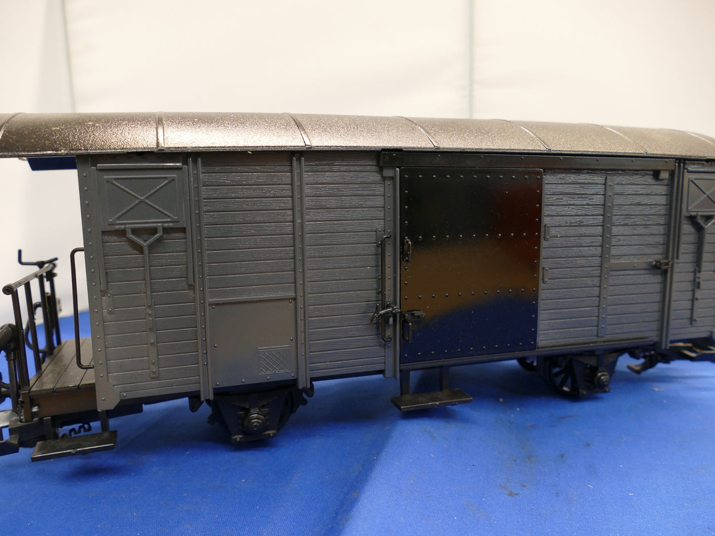 Train Box Van (Black) (used)