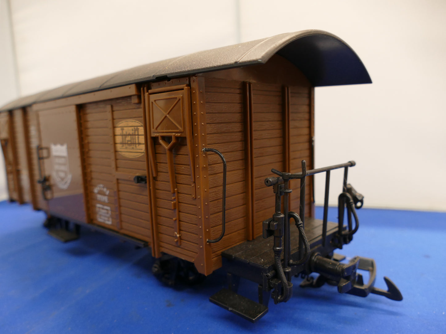 Train Box Van (Brown) (used)