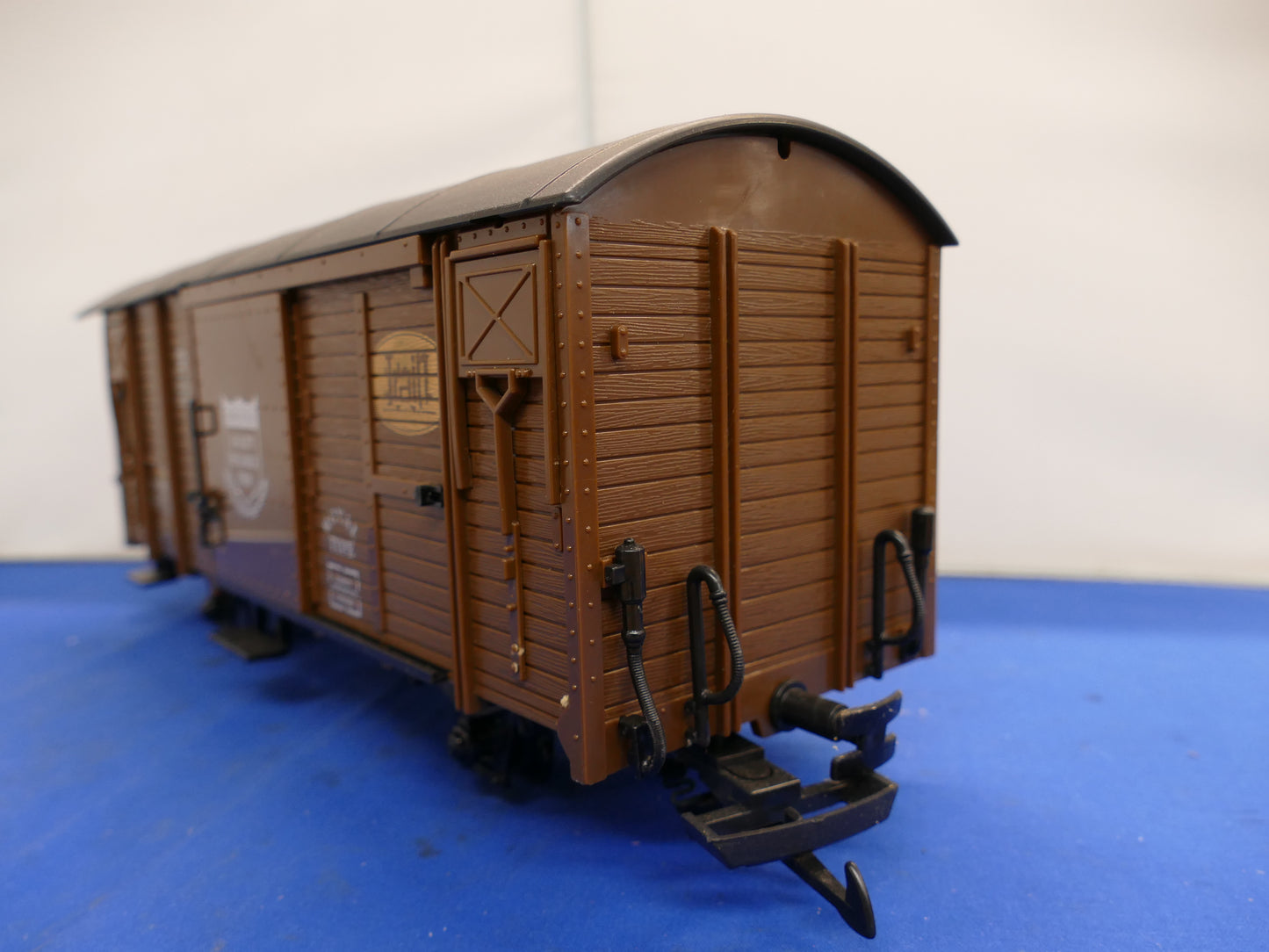 Train Box Van (Brown) (used)