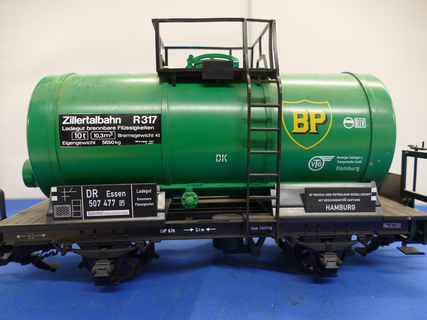 LGB BP Tank Wagon G Scale - 46400 (used)