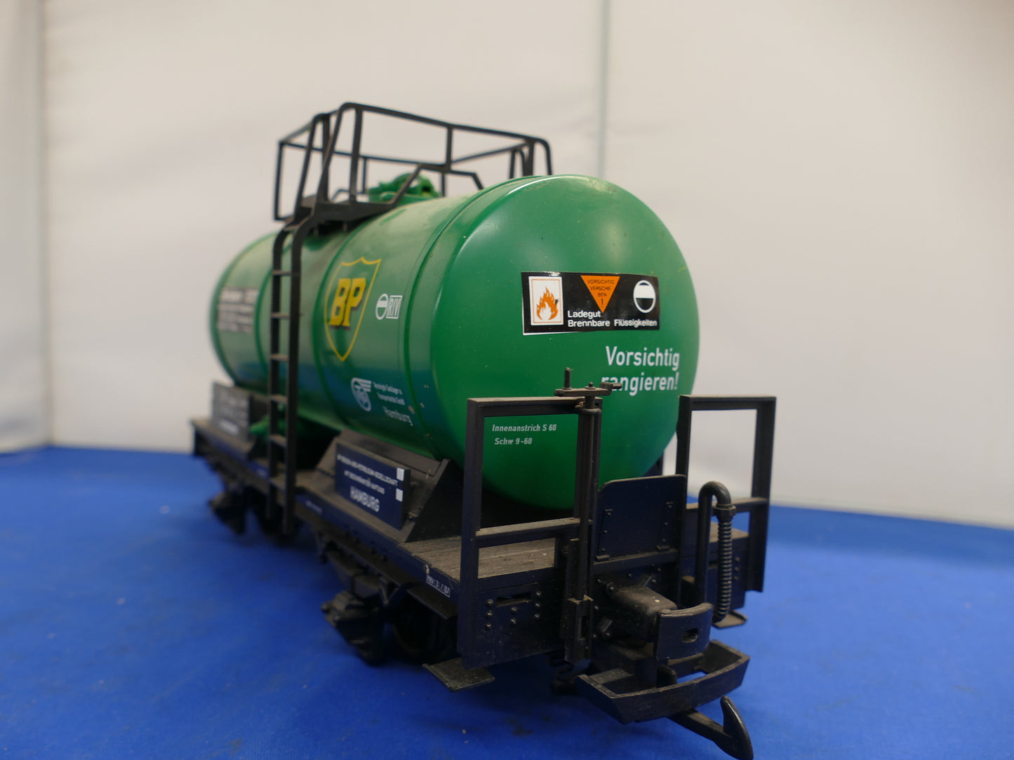 LGB BP Tank Wagon G Scale - 46400 (used)