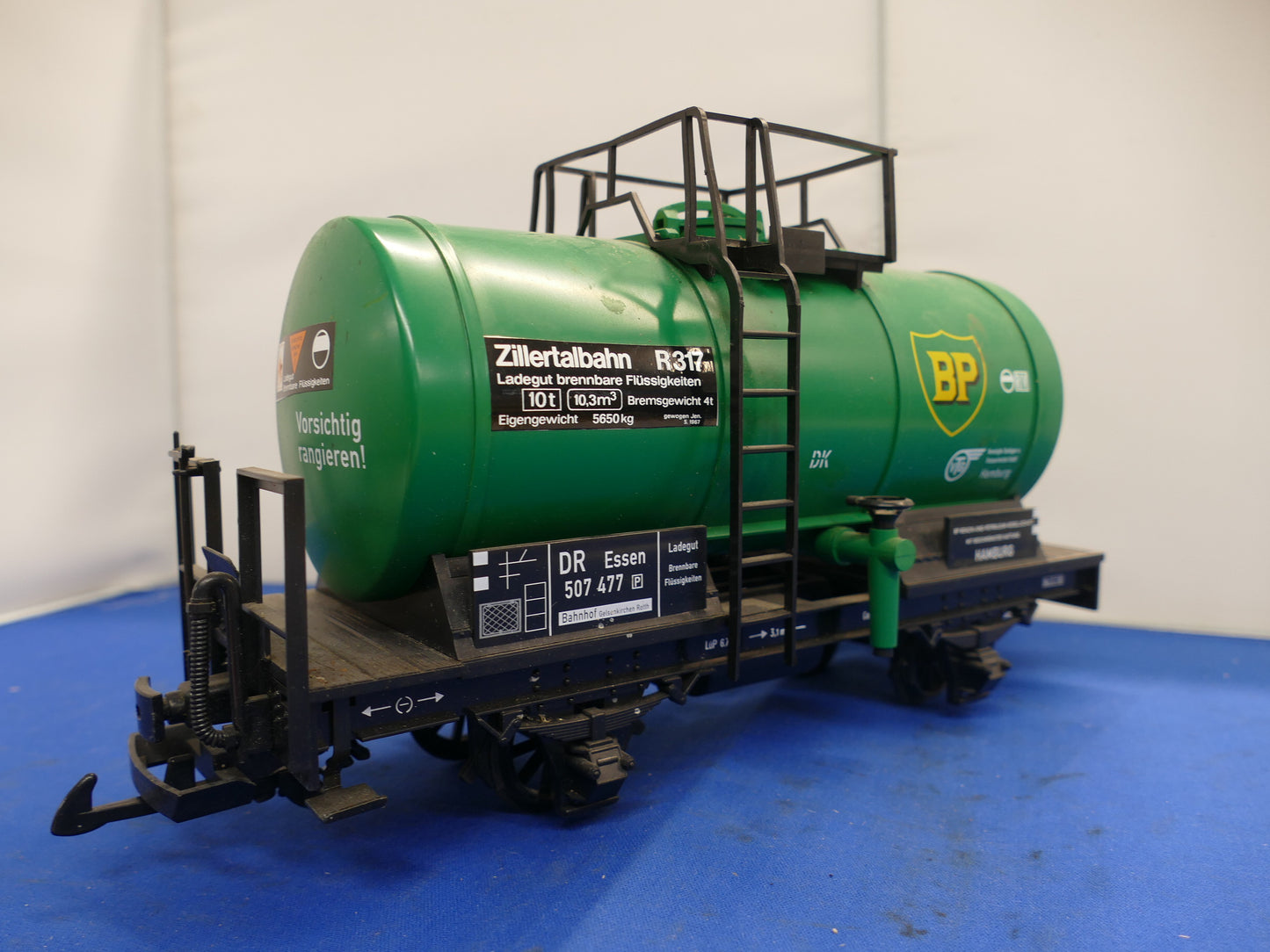LGB BP Tank Wagon G Scale - 46400 (used)