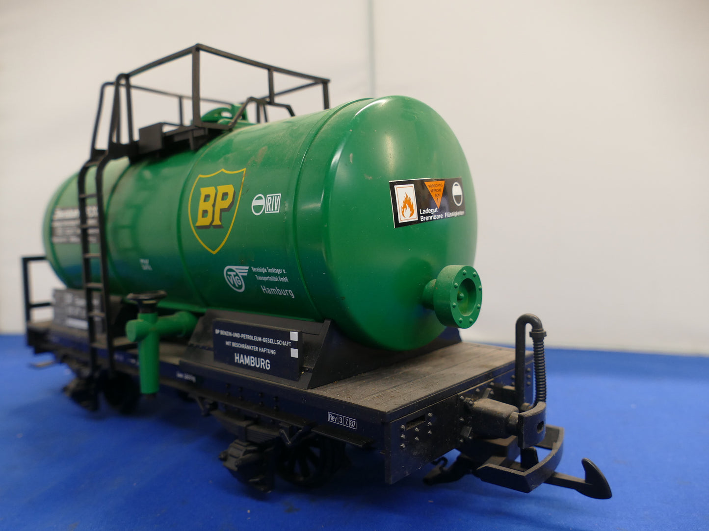 LGB BP Tank Wagon G Scale - 46400 (used)