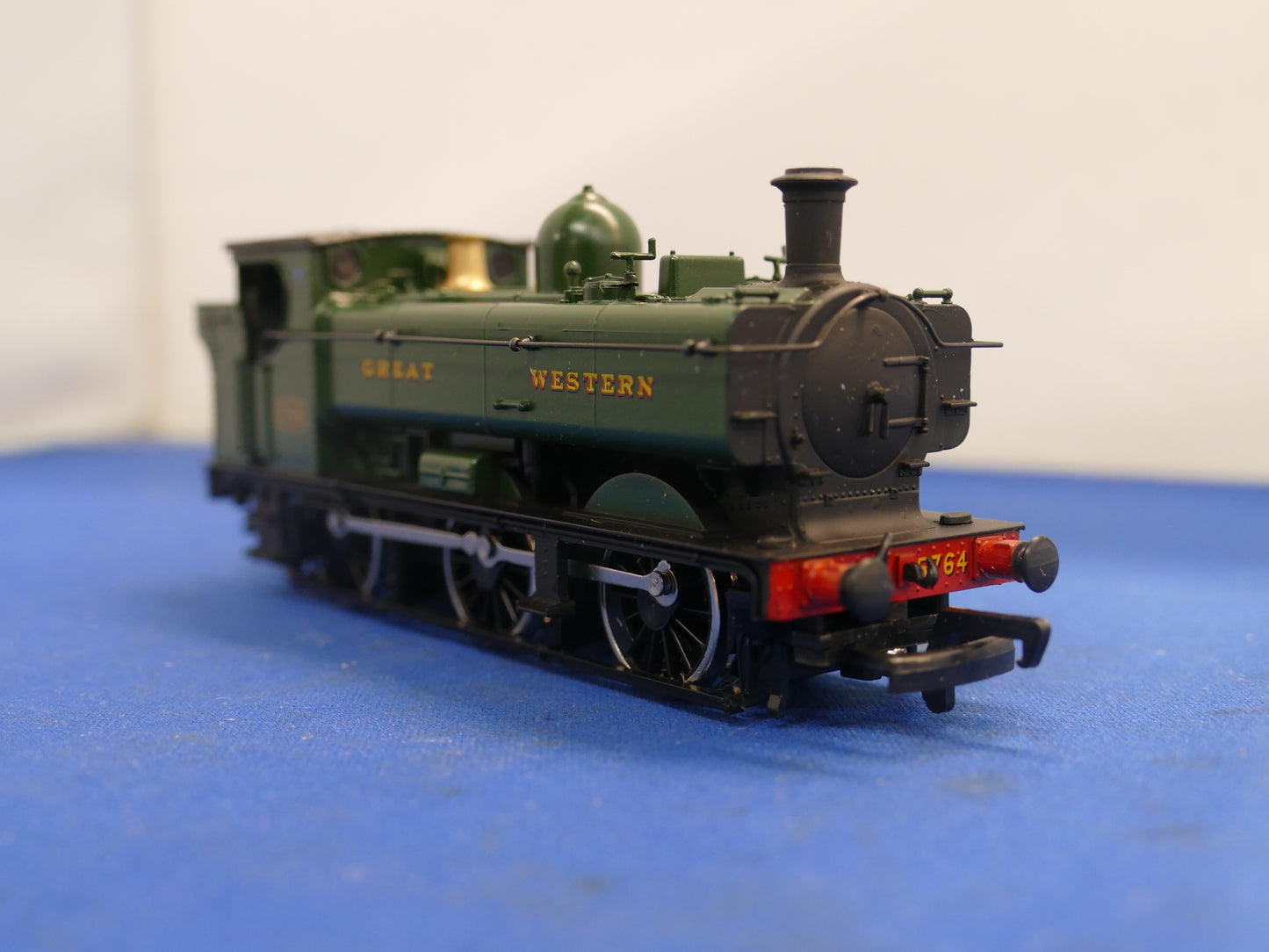 Mainline OO 57XX Pannier Tank Loco (used)