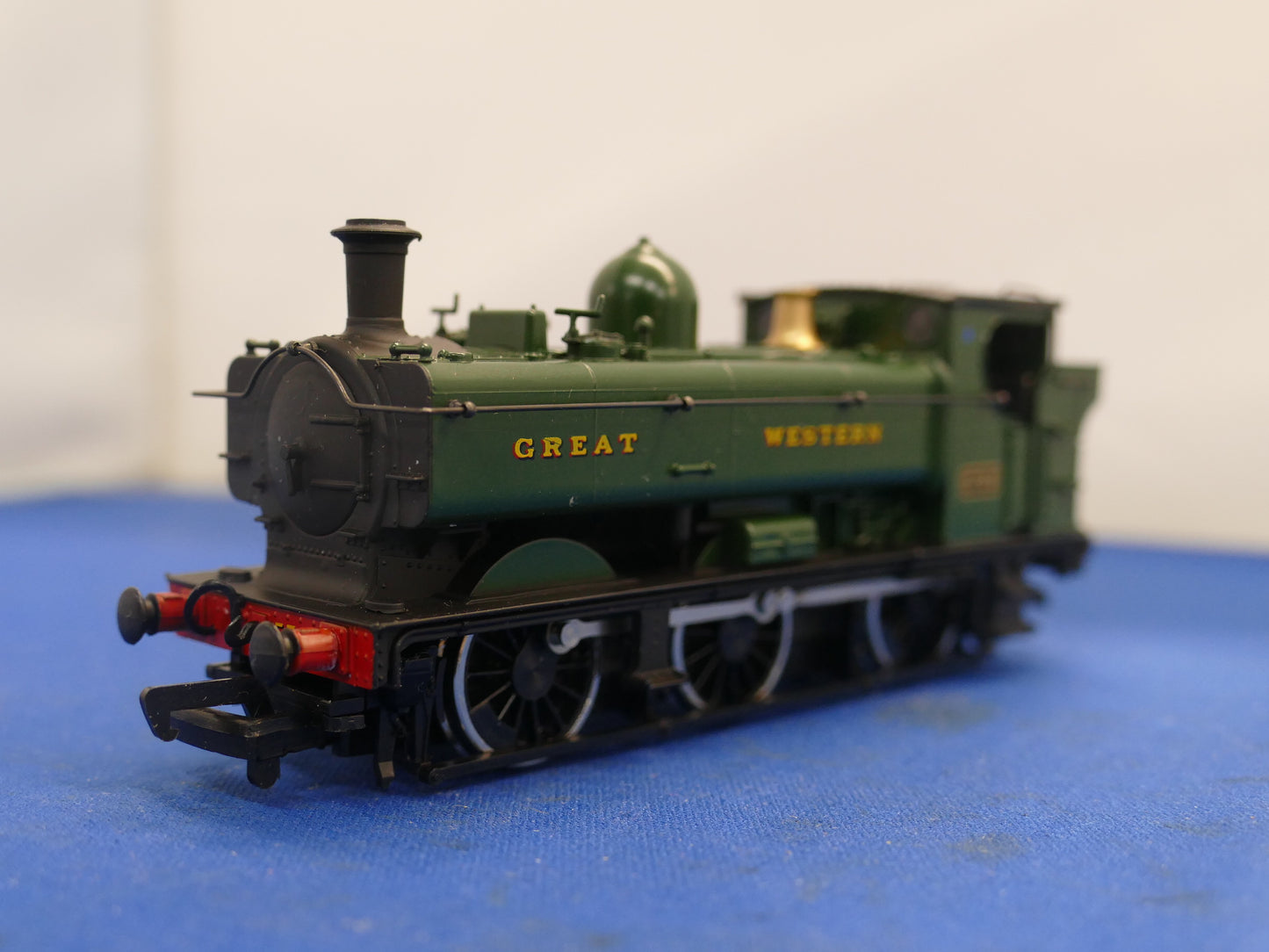 Mainline OO 57XX Pannier Tank Loco (used)
