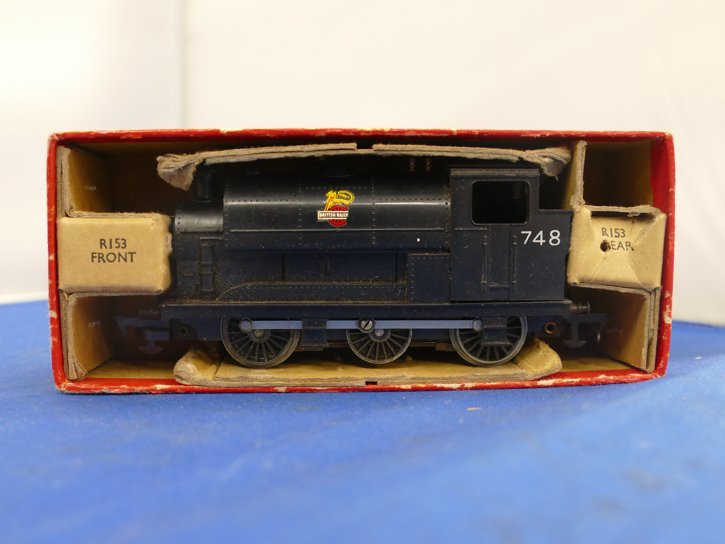 Hornby OO (Tri-ang) R153 Saddle Tank Loco (used)