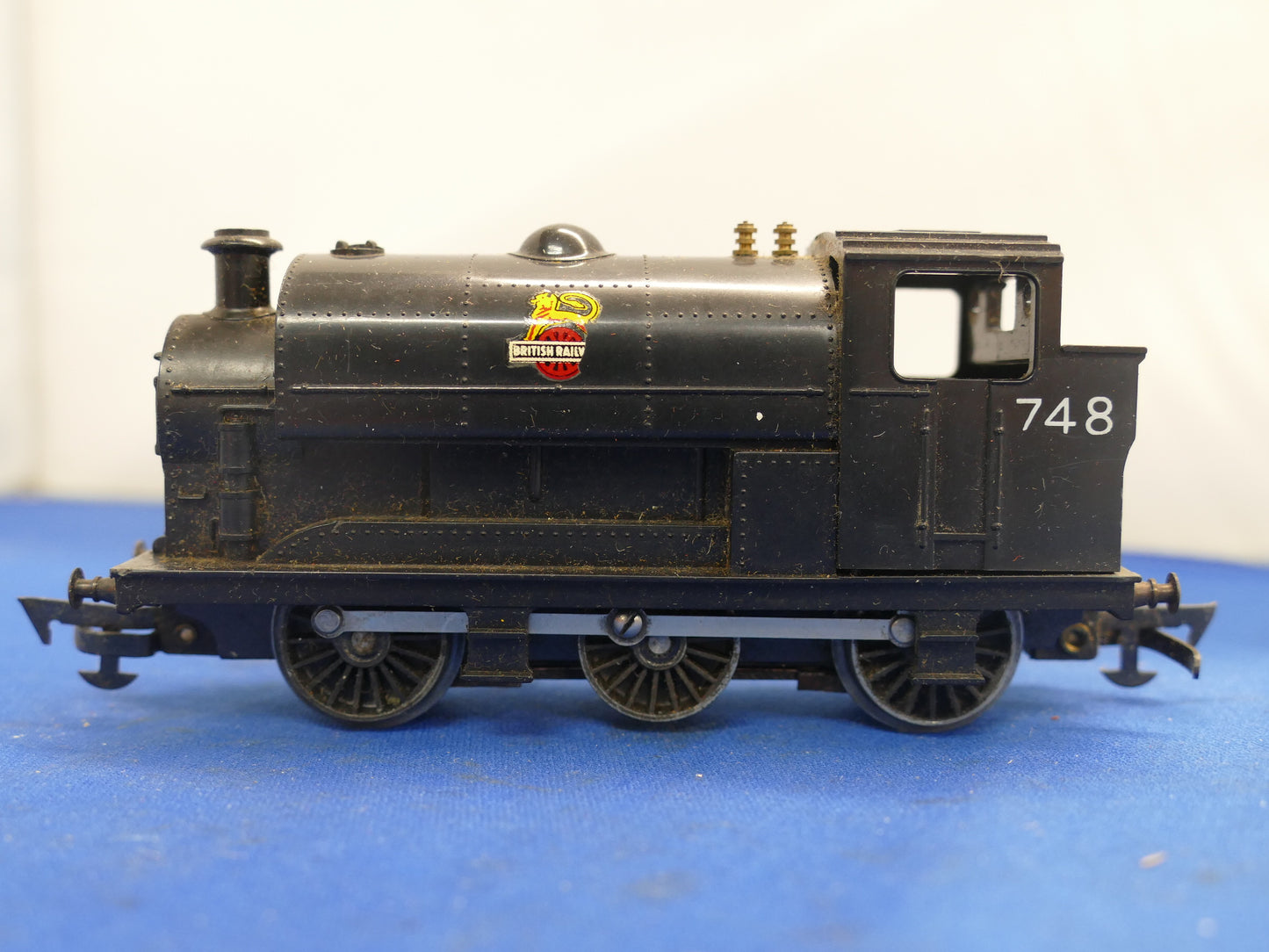 Hornby OO (Tri-ang) R153 Saddle Tank Loco (used)