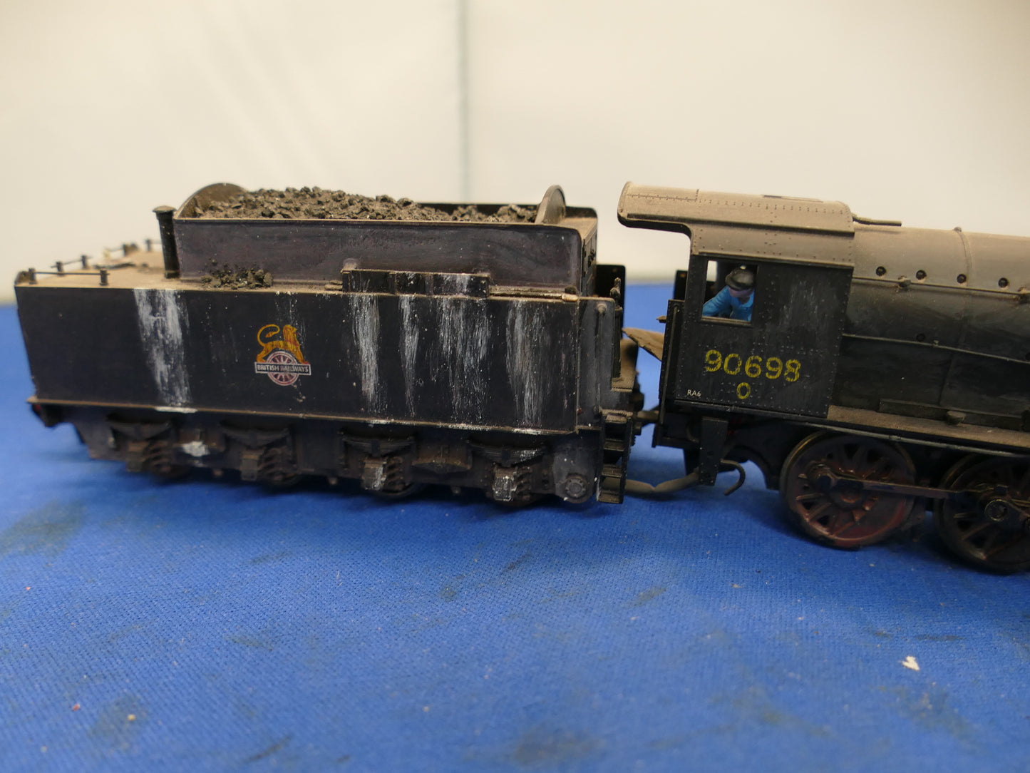 Bachmann OO/HO Austerity Class Steam Loco (used)