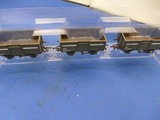 Bachmann OO/HO 37-236 Set of Mineral Wagons (used)