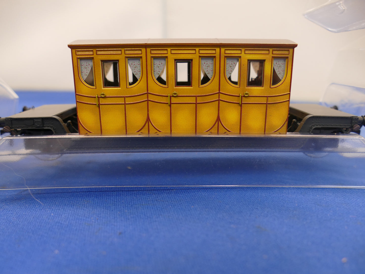 Rapido OO Gauge Titfield Thunderbolt Delux Pack (used)