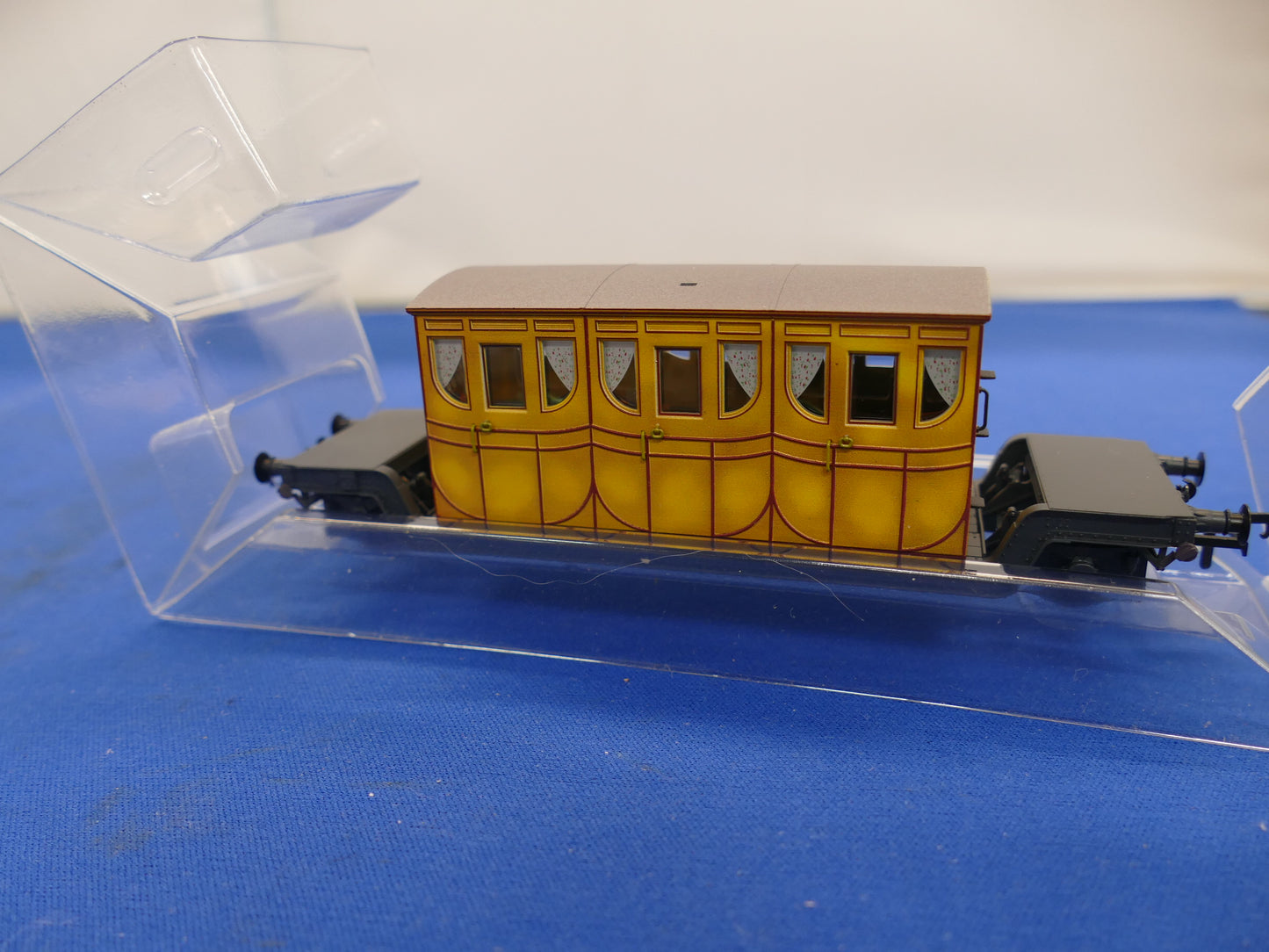 Rapido OO Gauge Titfield Thunderbolt Delux Pack (used)