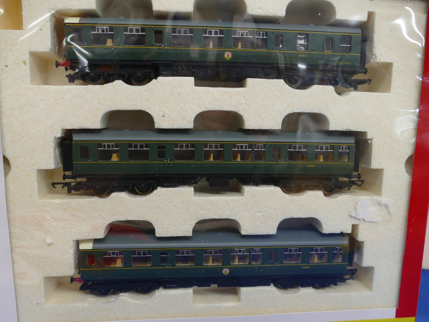 Hornby OO R2297 BR Green 3-Car Class 110 DMU (used)