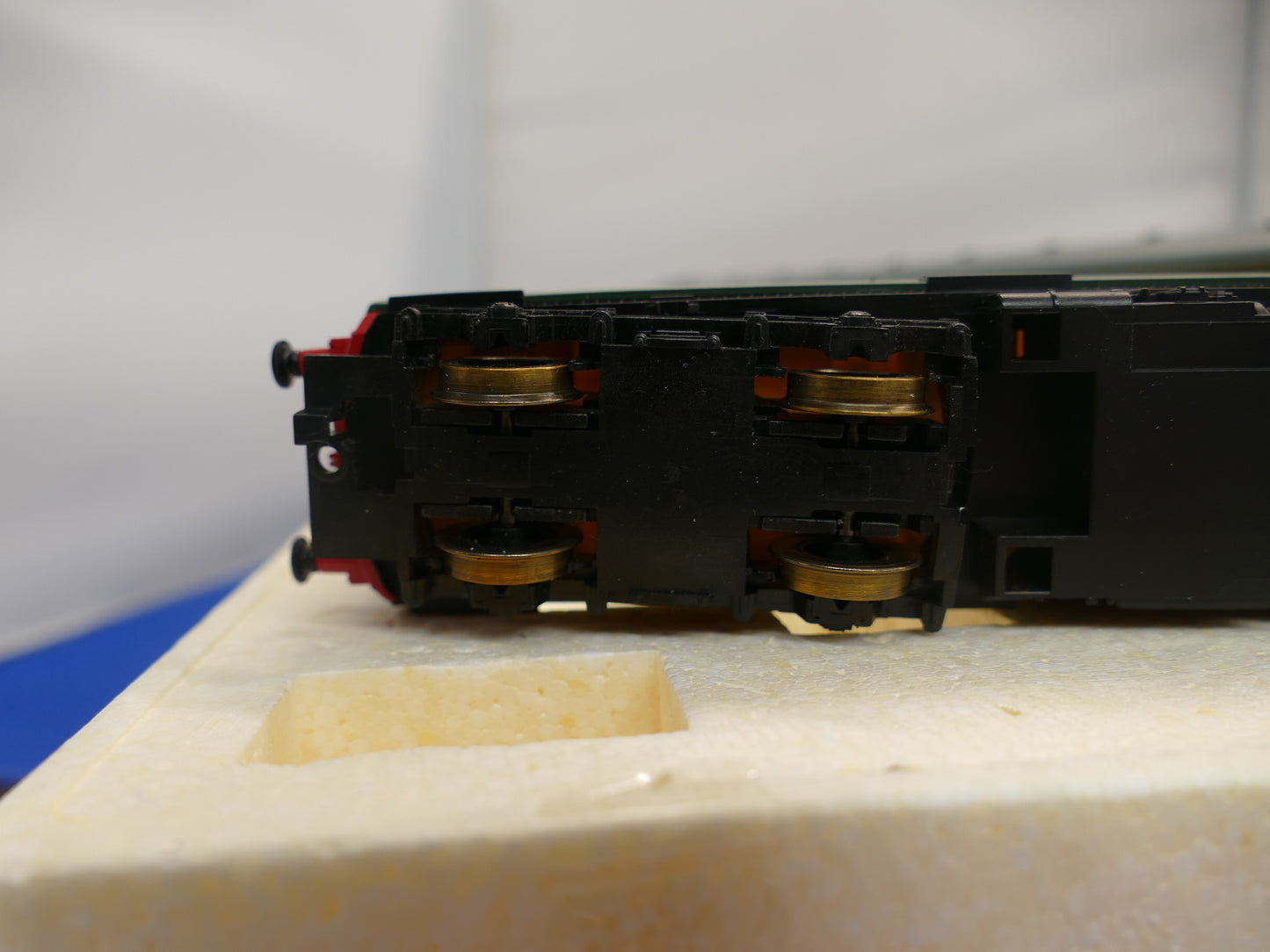 Hornby OO R2297 BR Green 3-Car Class 110 DMU (used)
