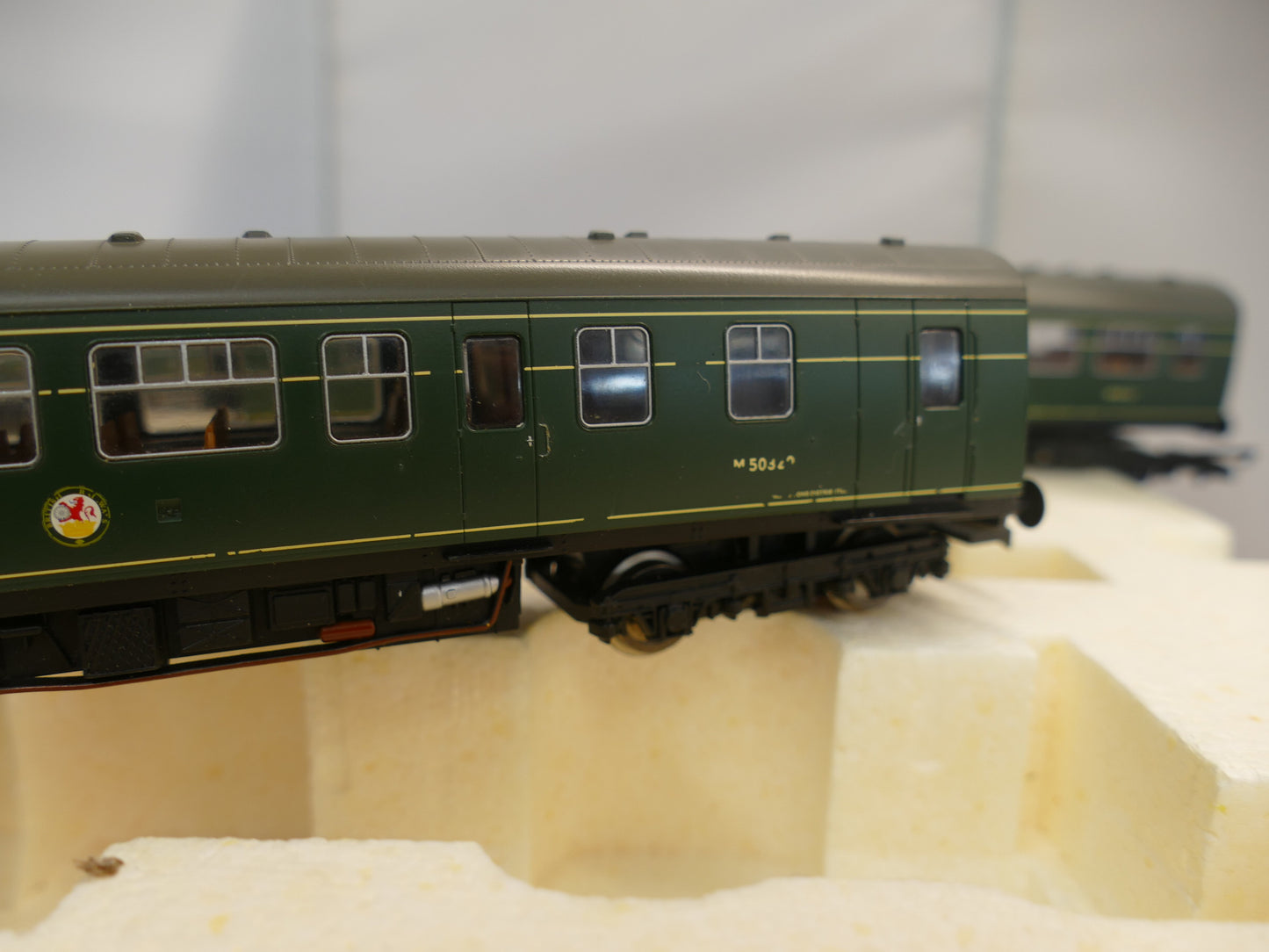 Hornby OO R2697 BR Green 3-Car Class 101 DMU (used)