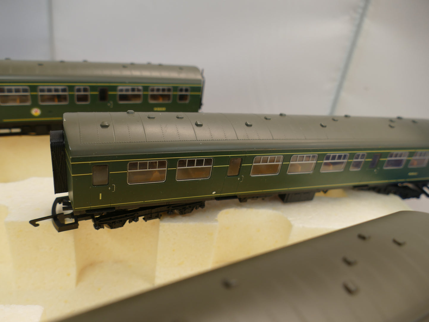 Hornby OO R2697 BR Green 3-Car Class 101 DMU (used)