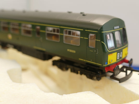 Hornby OO R2697 BR Green 3-Car Class 101 DMU (used)