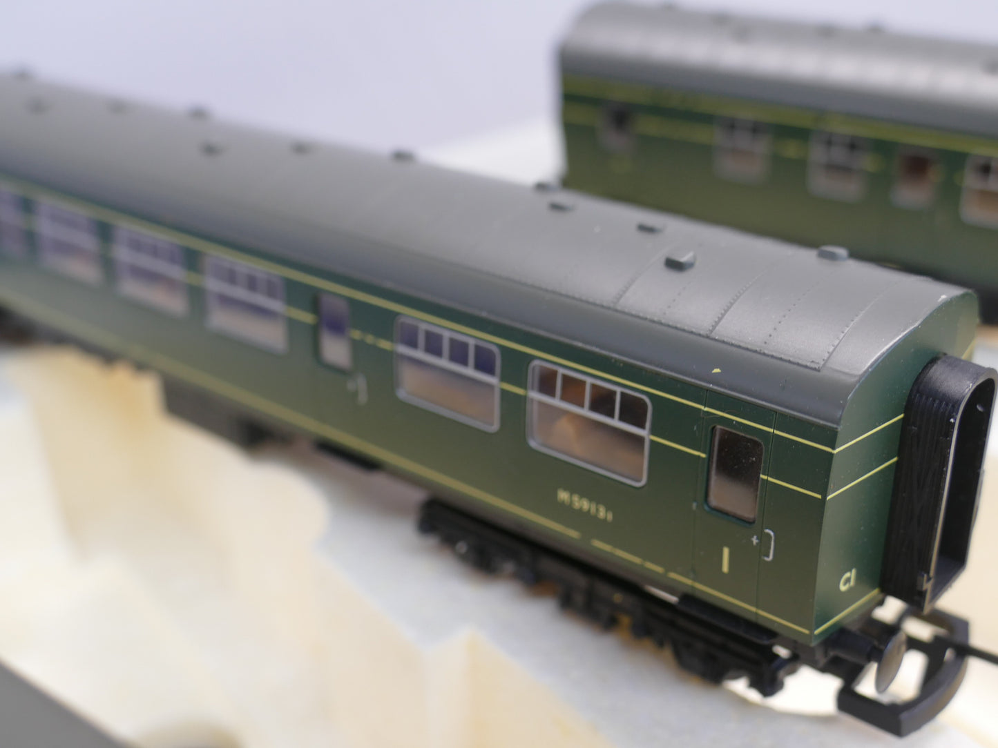 Hornby OO R2697 BR Green 3-Car Class 101 DMU (used)