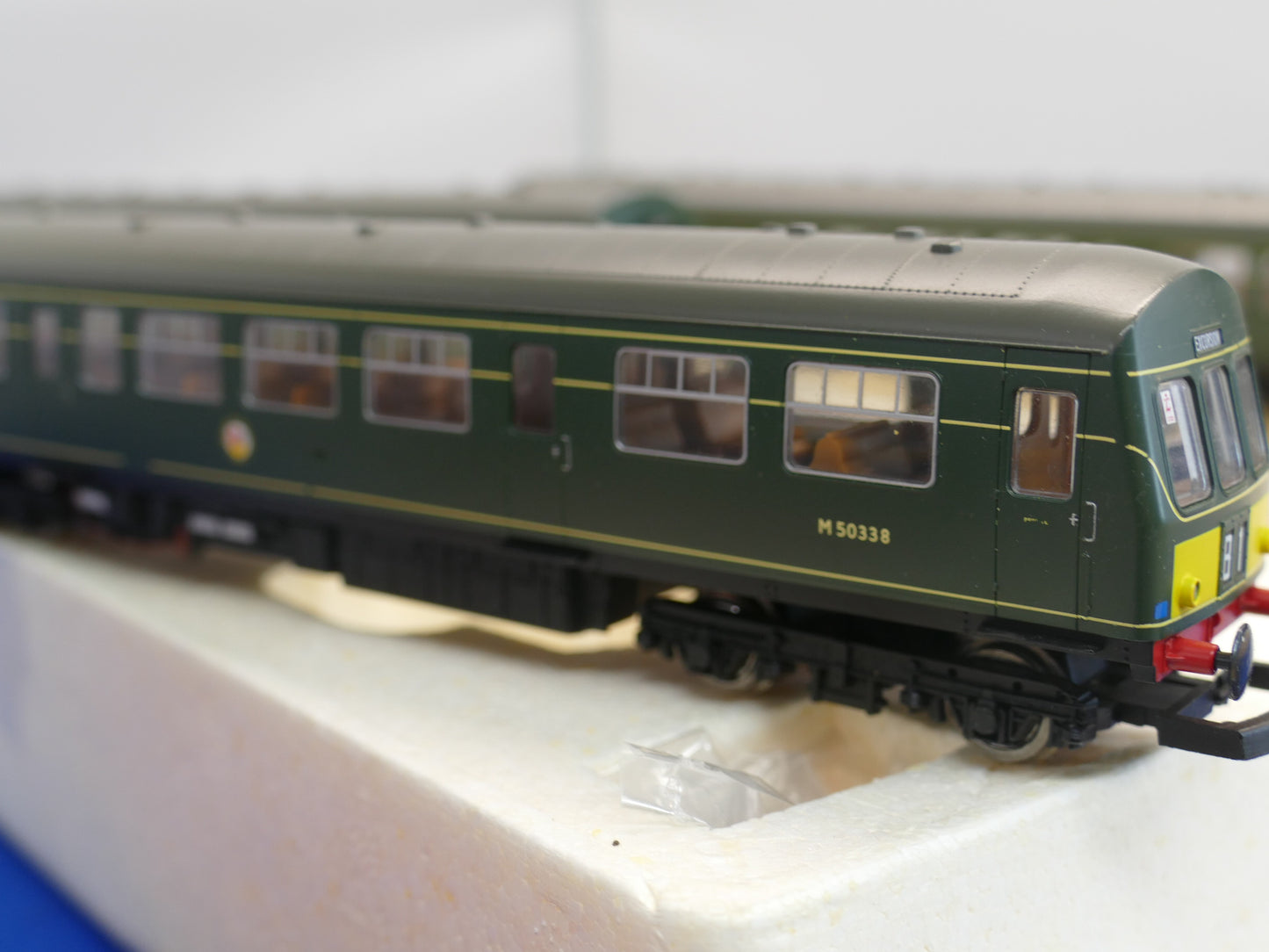 Hornby OO R2697 BR Green 3-Car Class 101 DMU (used)