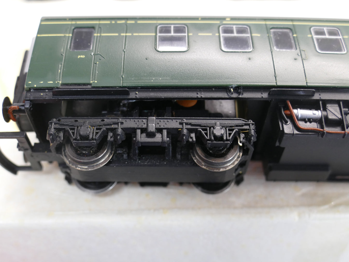Hornby OO R2697 BR Green 3-Car Class 101 DMU (used)