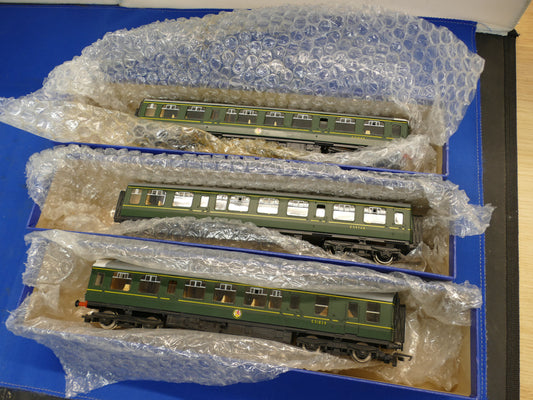 Hornby OO R687 BR Green 3-Car Class 110 DMU (used)