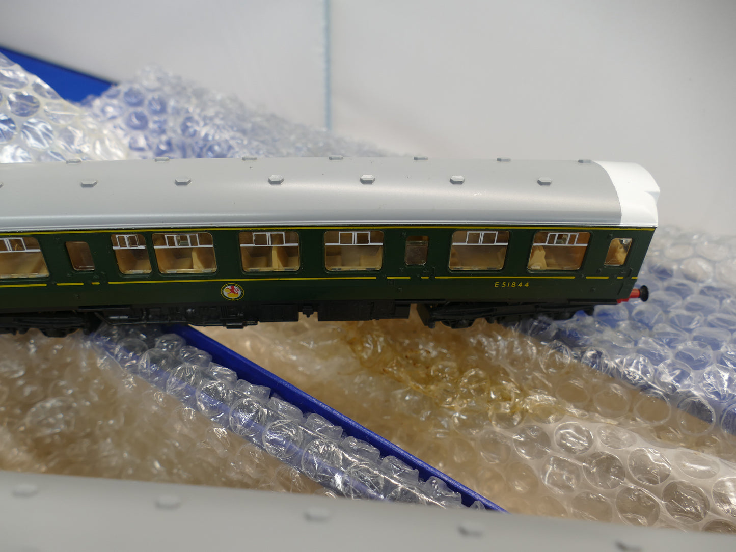 Hornby OO R687 BR Green 3-Car Class 110 DMU (used)