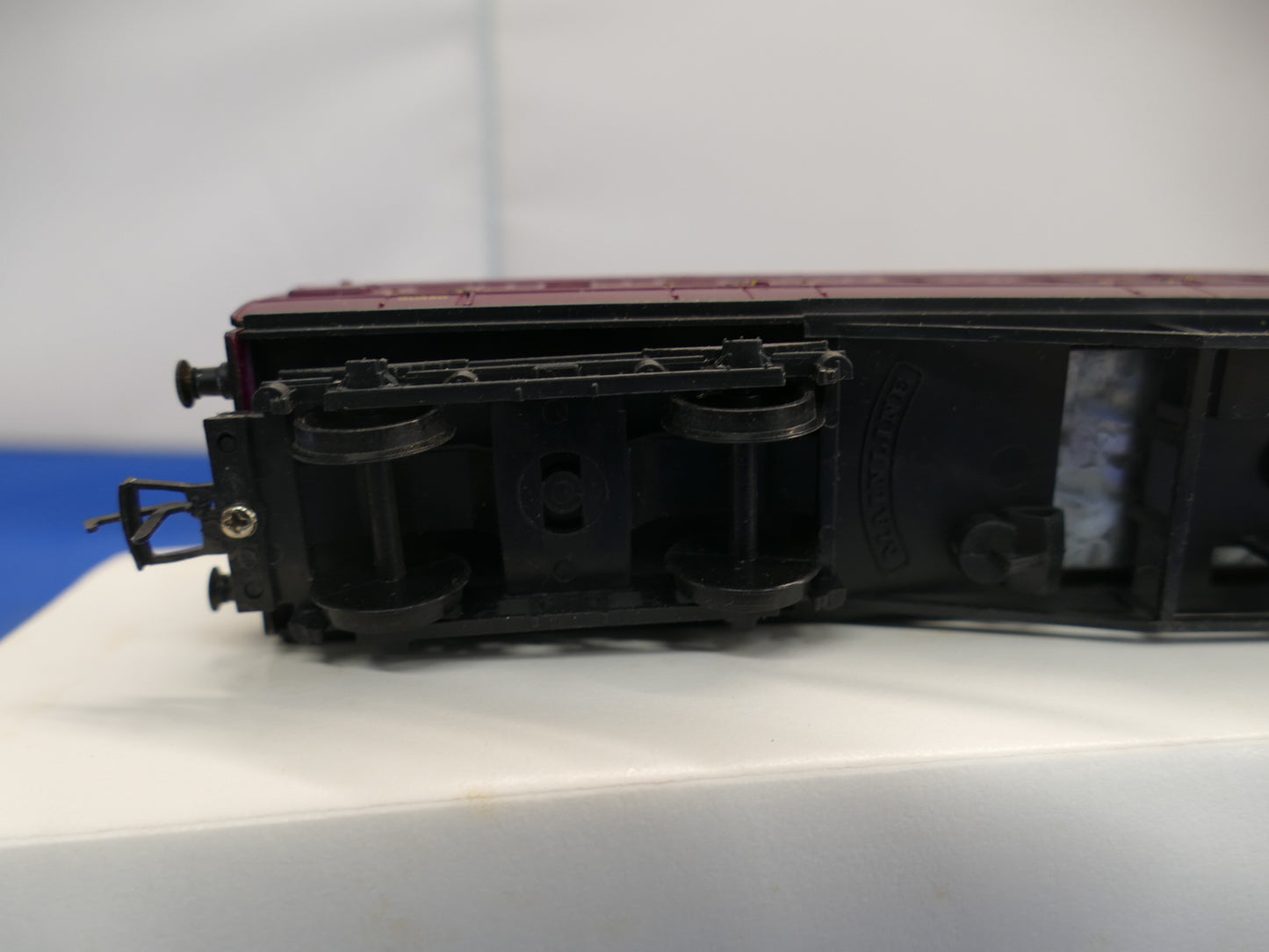 Mainline OO Coach Maroon (used)
