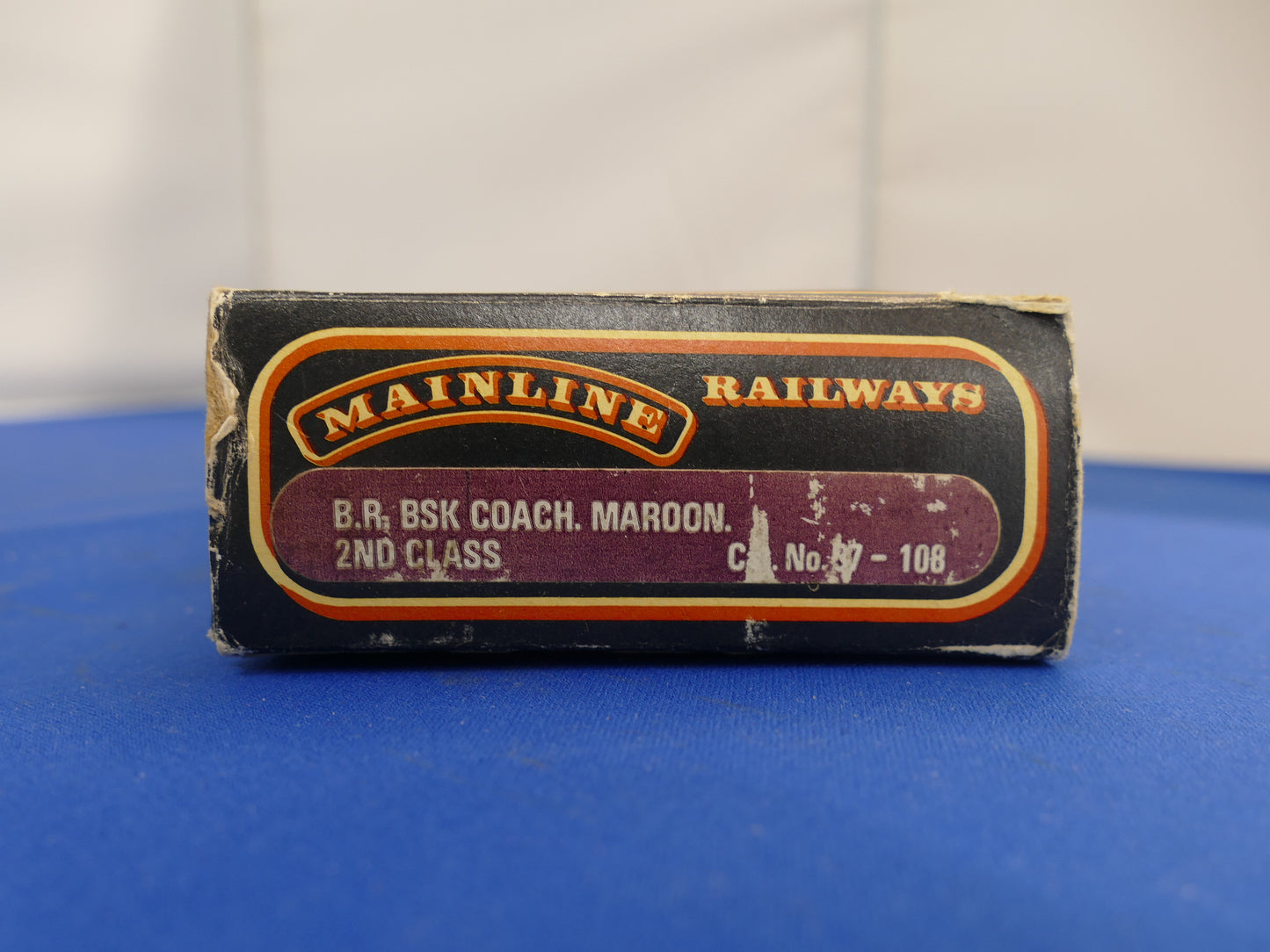 Mainline OO Coach Maroon (used)