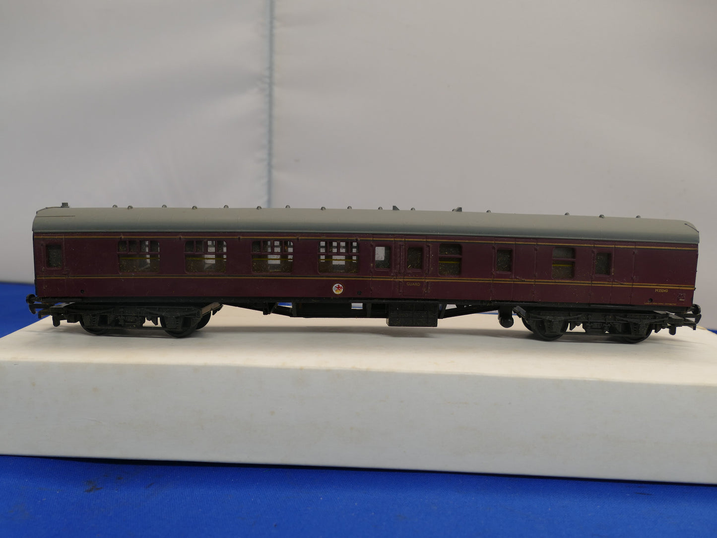 Mainline OO Coach Maroon (used)