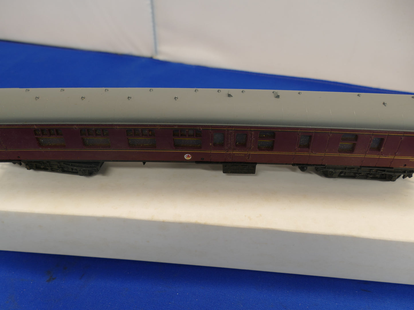 Mainline OO Coach Maroon (used)