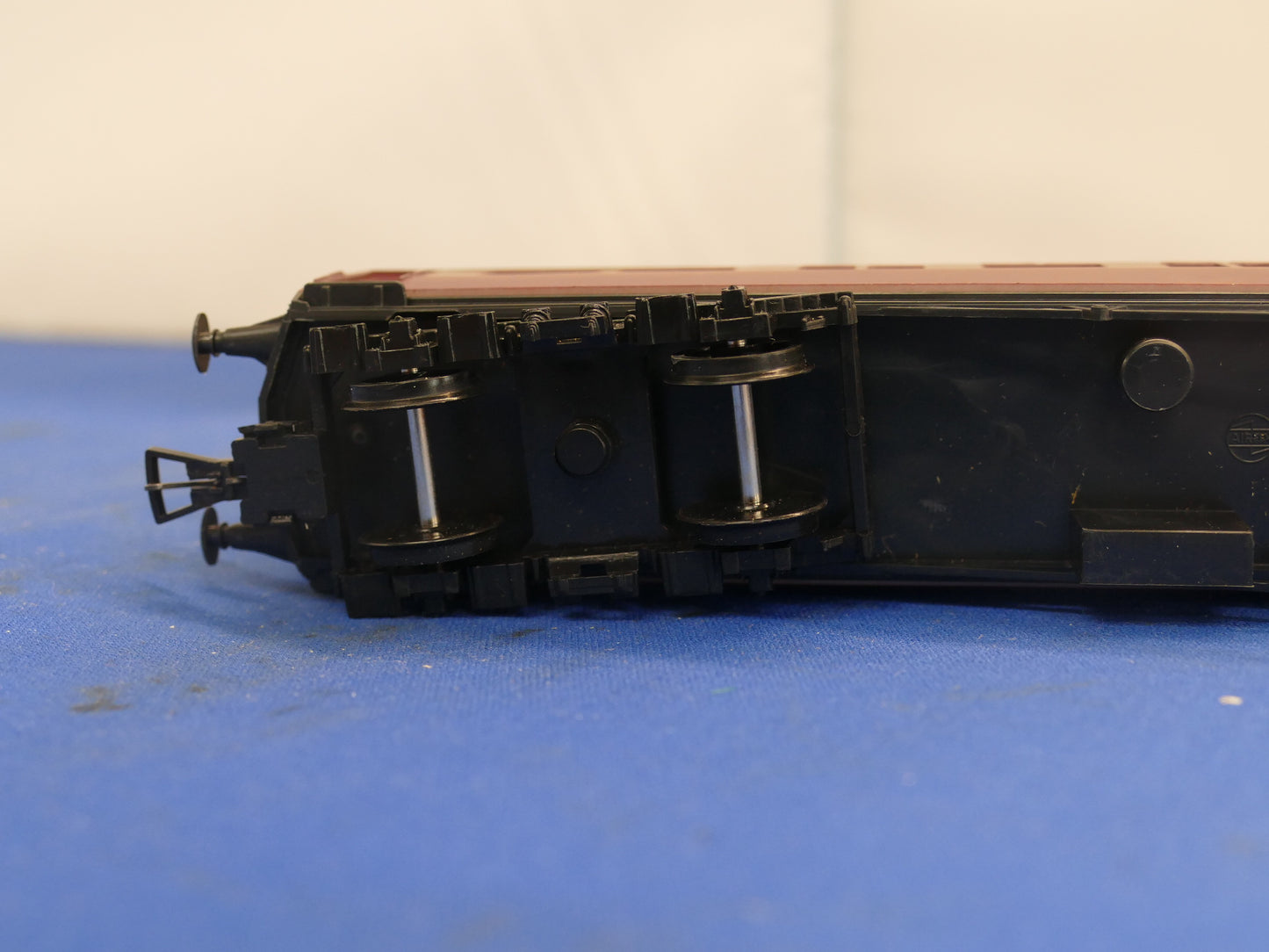 Airfix OO Coach Maroon (used)