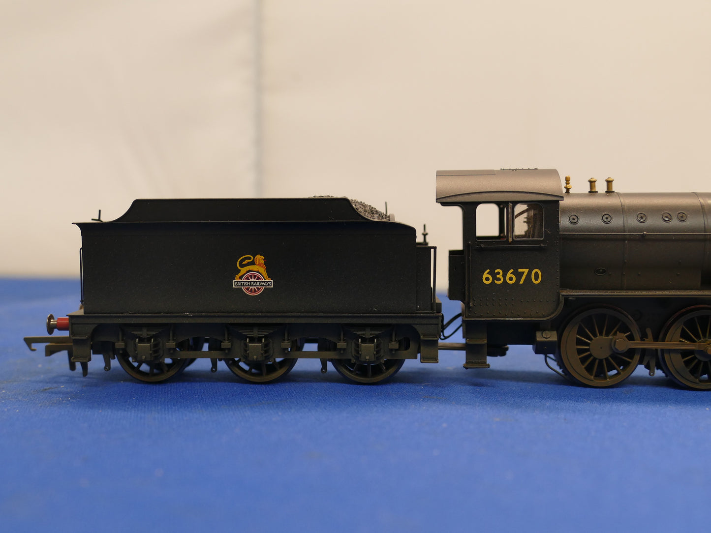 Hornby R3089 BR 2-8-0 Thompson Class O1 (used)