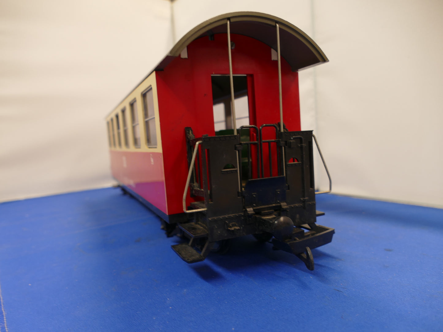 LGB 3073 DR Passenger Coach (used)