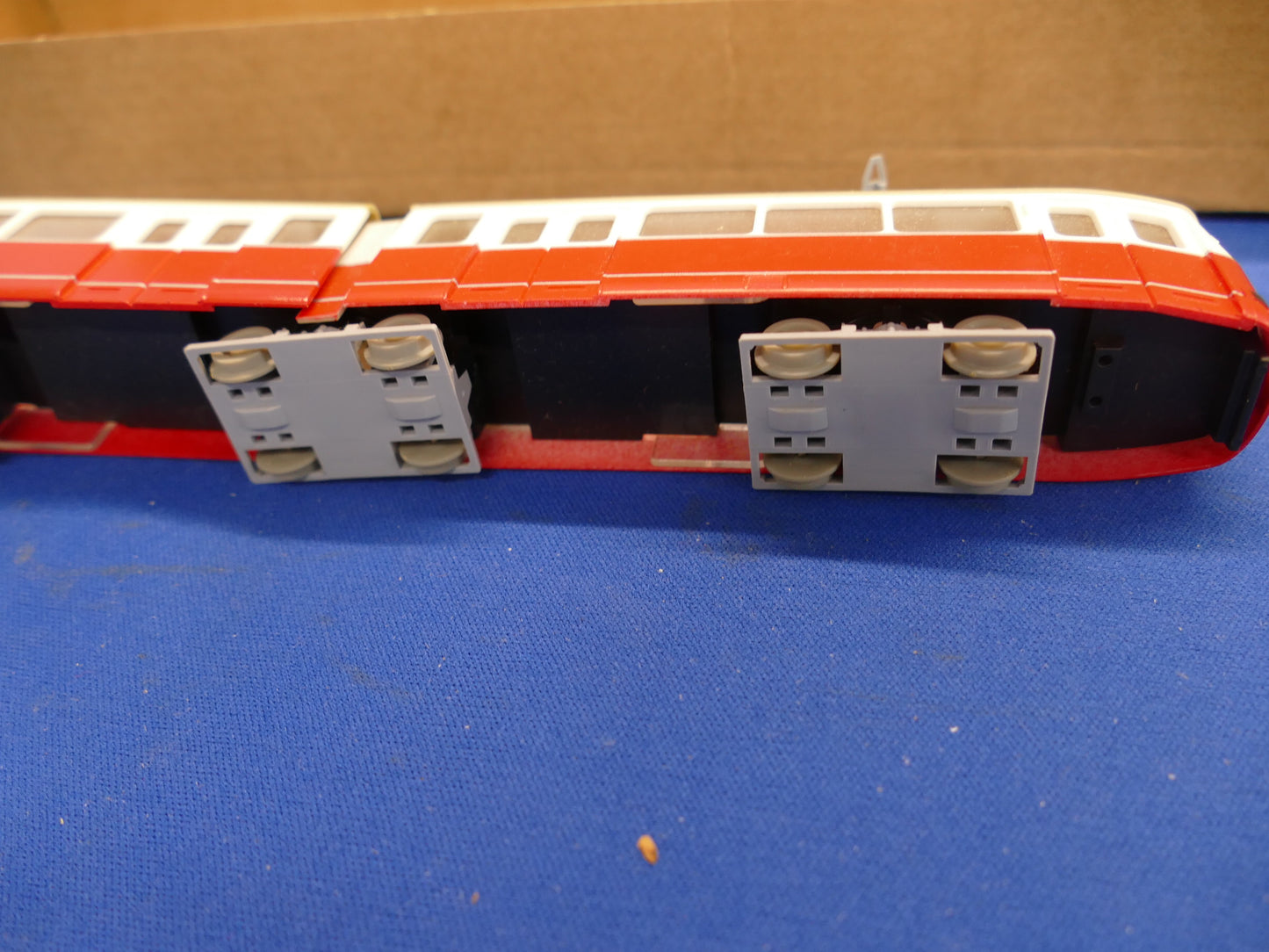 OO/HO Unpowered Tram (used)