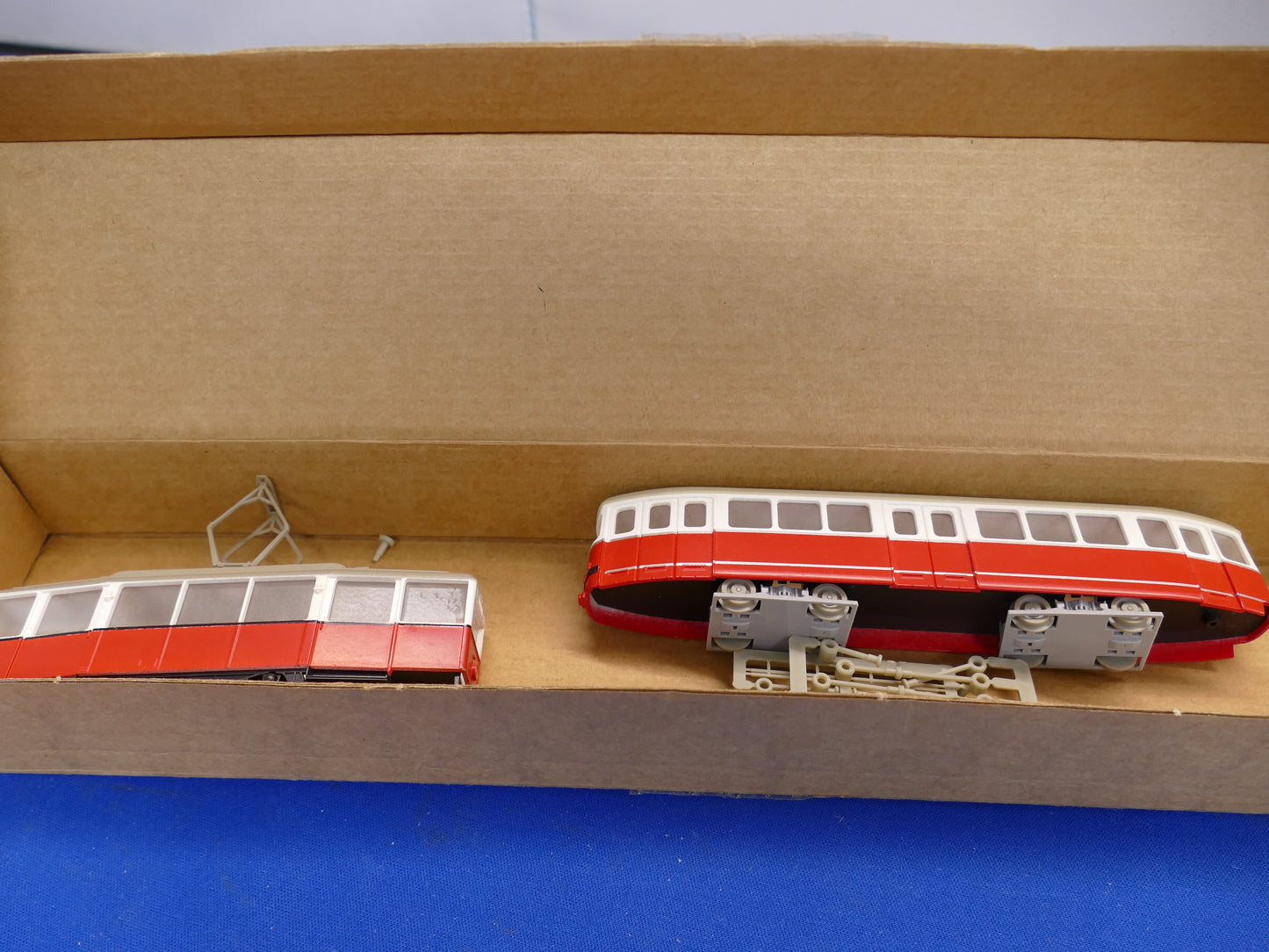 OO/HO Unpowered Tram (used)